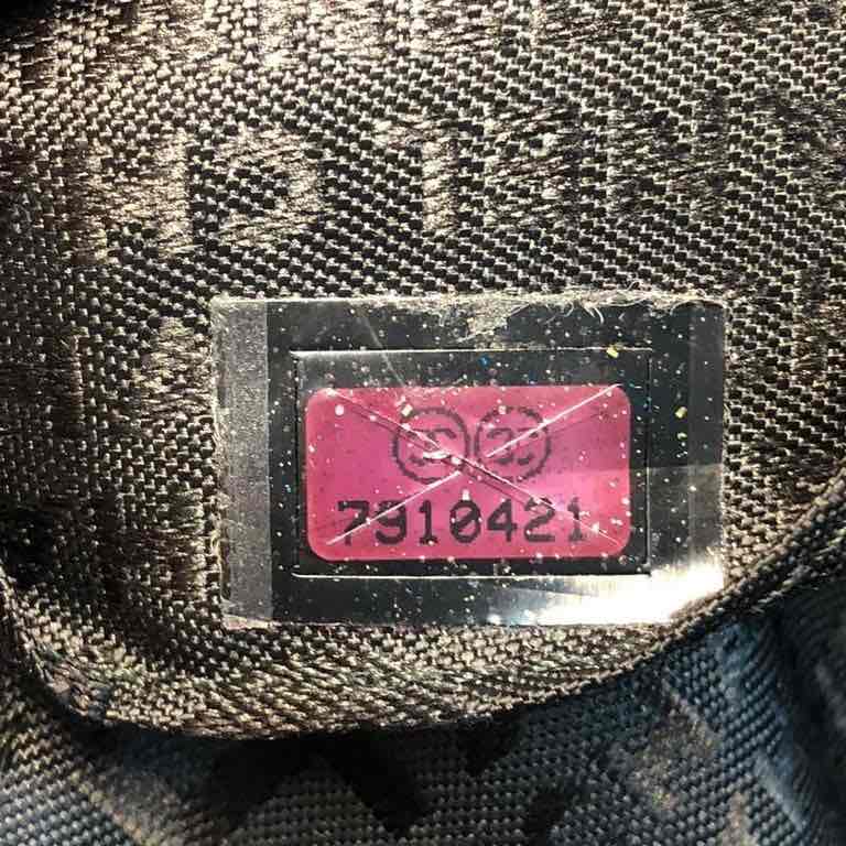 Behind the Color Change: The Impact of Black Jacquard Fabric on Bag Stickers