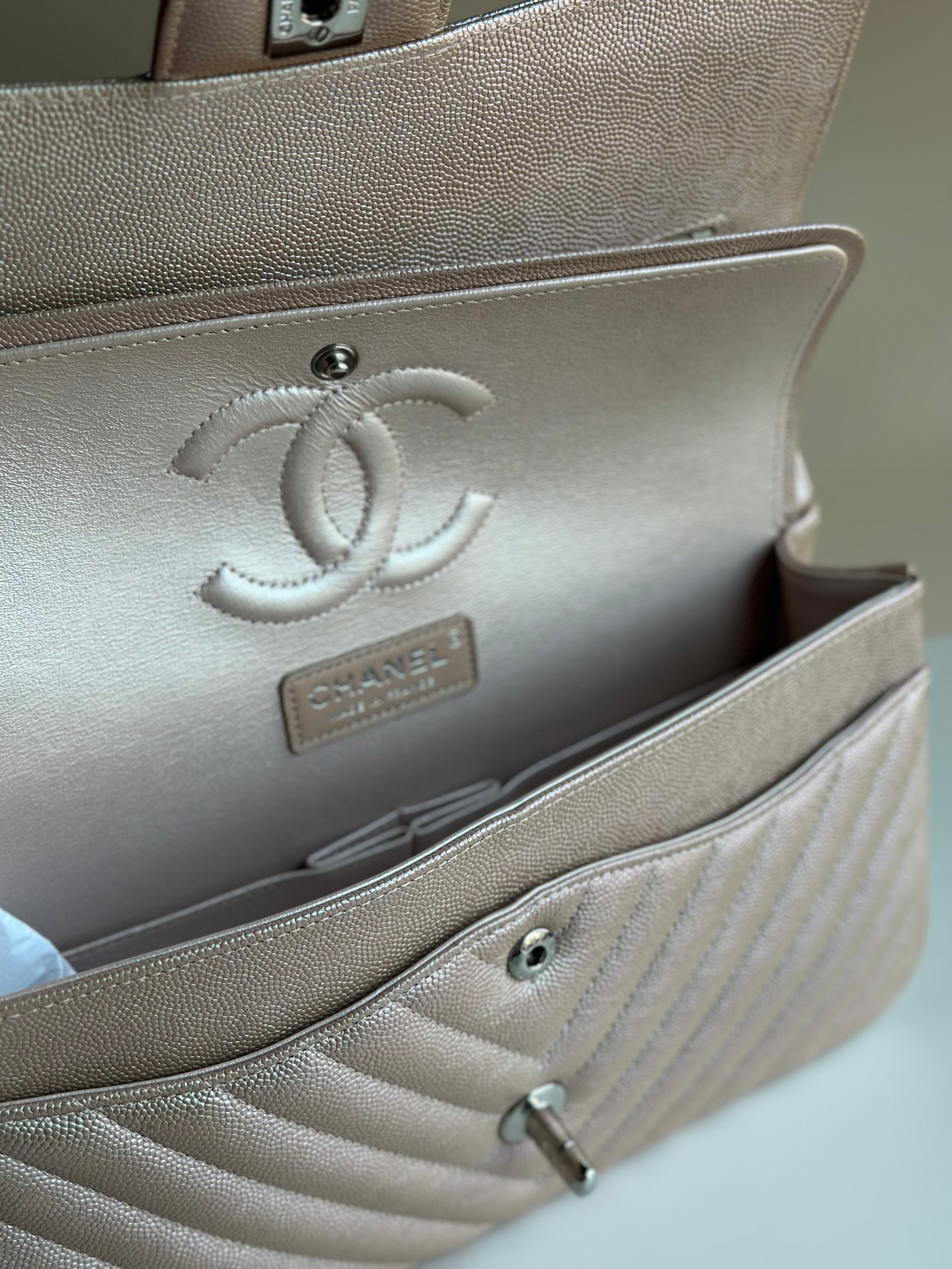 17B Chanel Medium Classic Flap Metallic Rose Gold Chevron SHW
