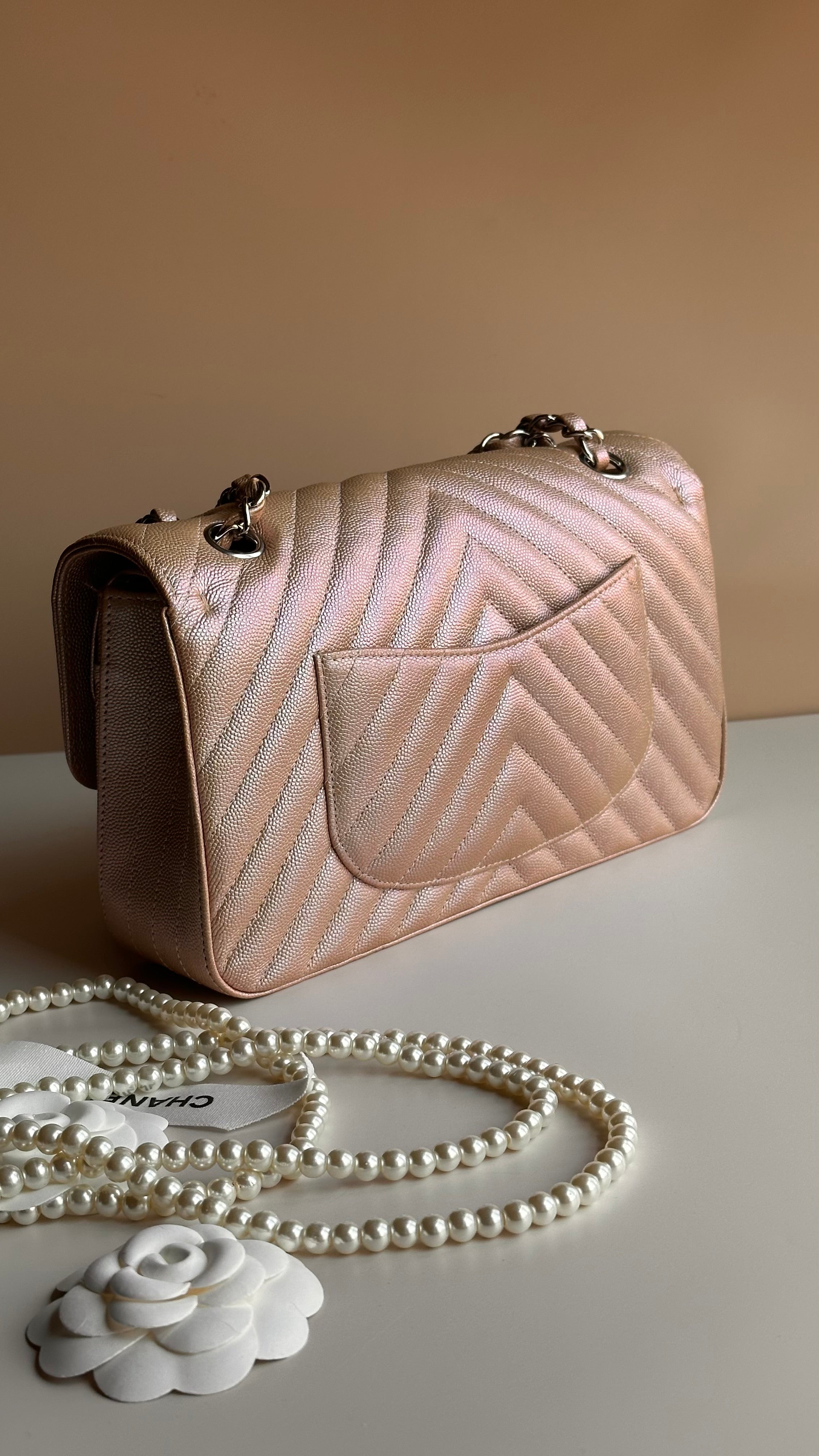 17B Chanel Medium Classic Flap Metallic Rose Gold Chevron SHW
