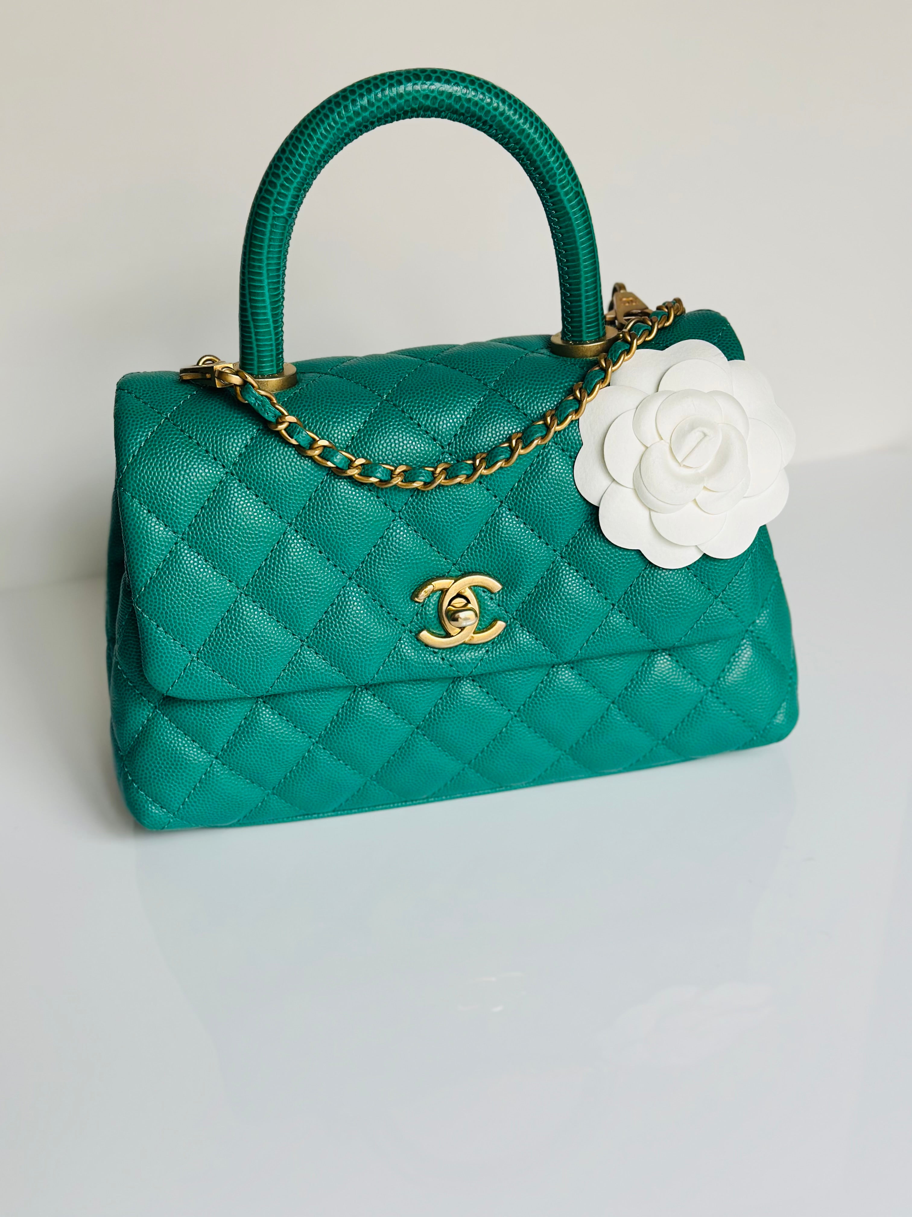 Métiers D’art 2019 Chanel Small Coco Handle Flap Green Caviar & Aged Gold Hardware