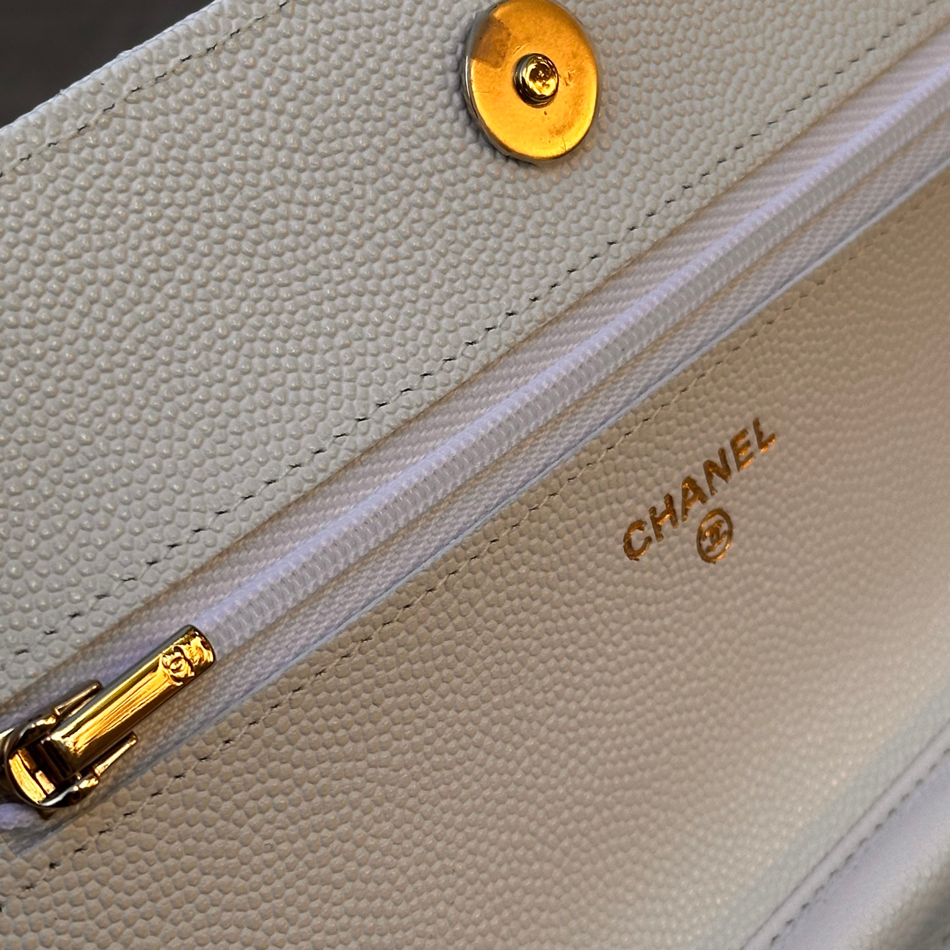 21B/ 2021 Chanel WOC White Caviar LGHW