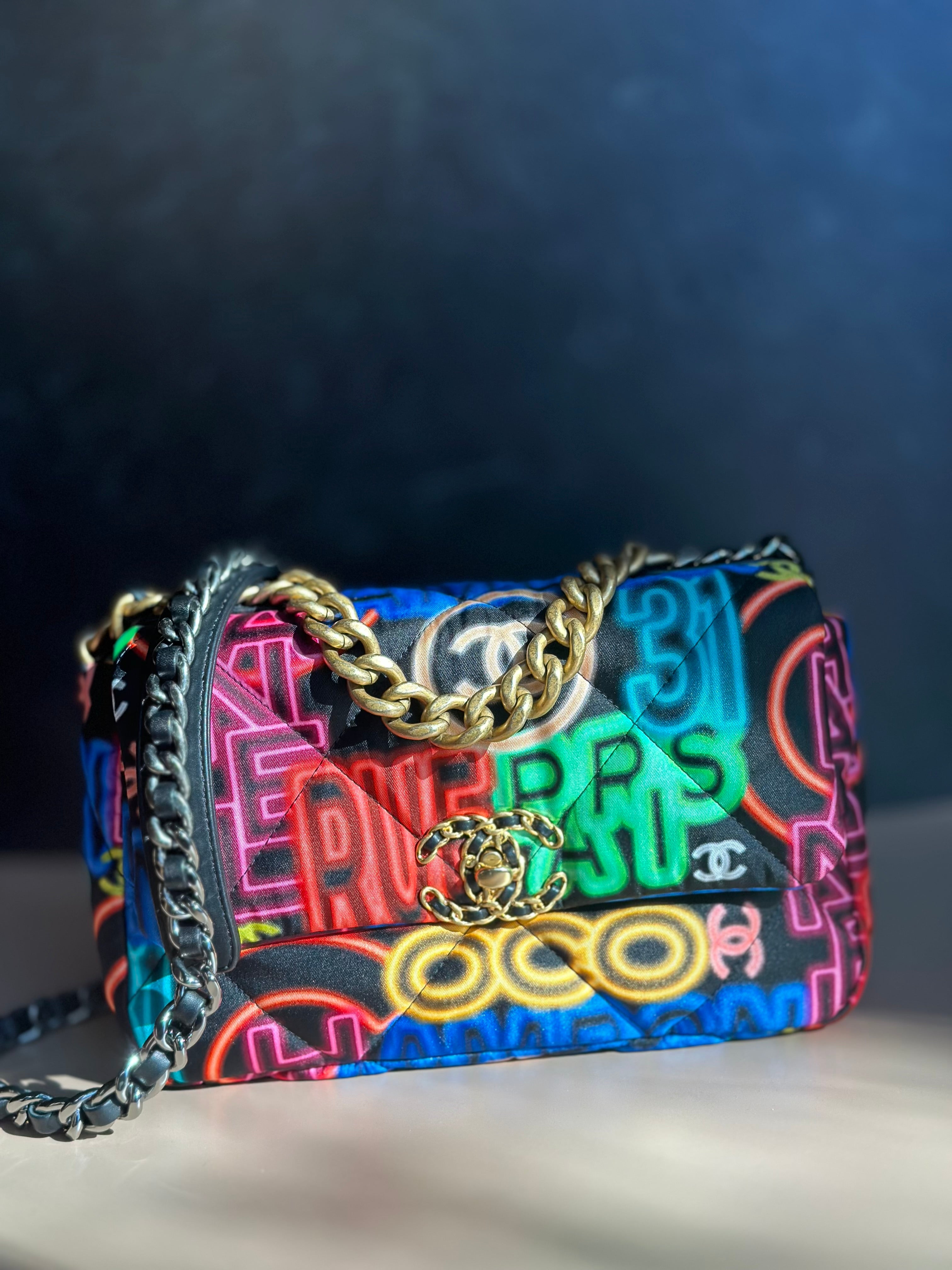 Chanel 19 Medium Flap Bag – 21S Collection