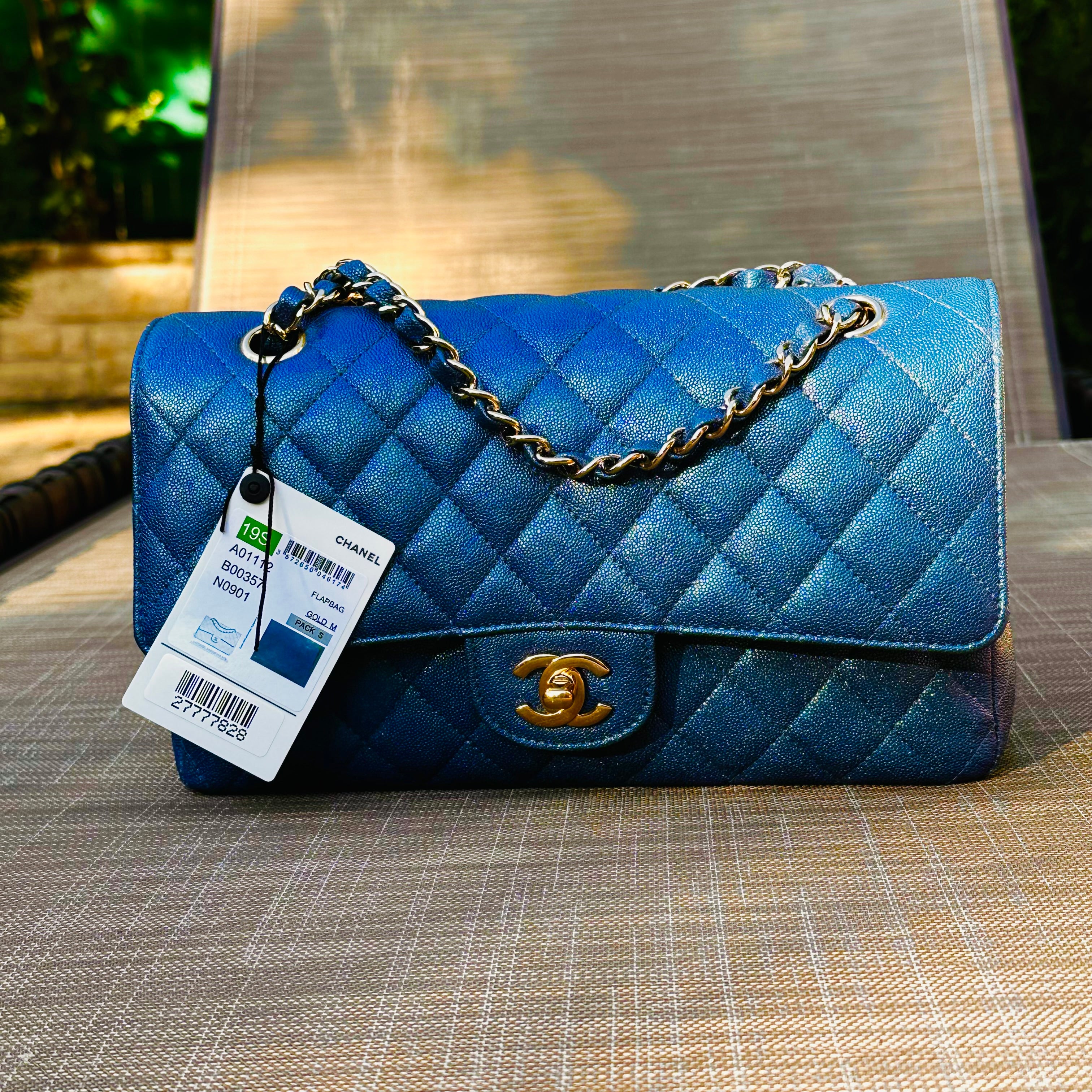 2019 19S Chanel Medium Iridescent Blue Caviar LGHW