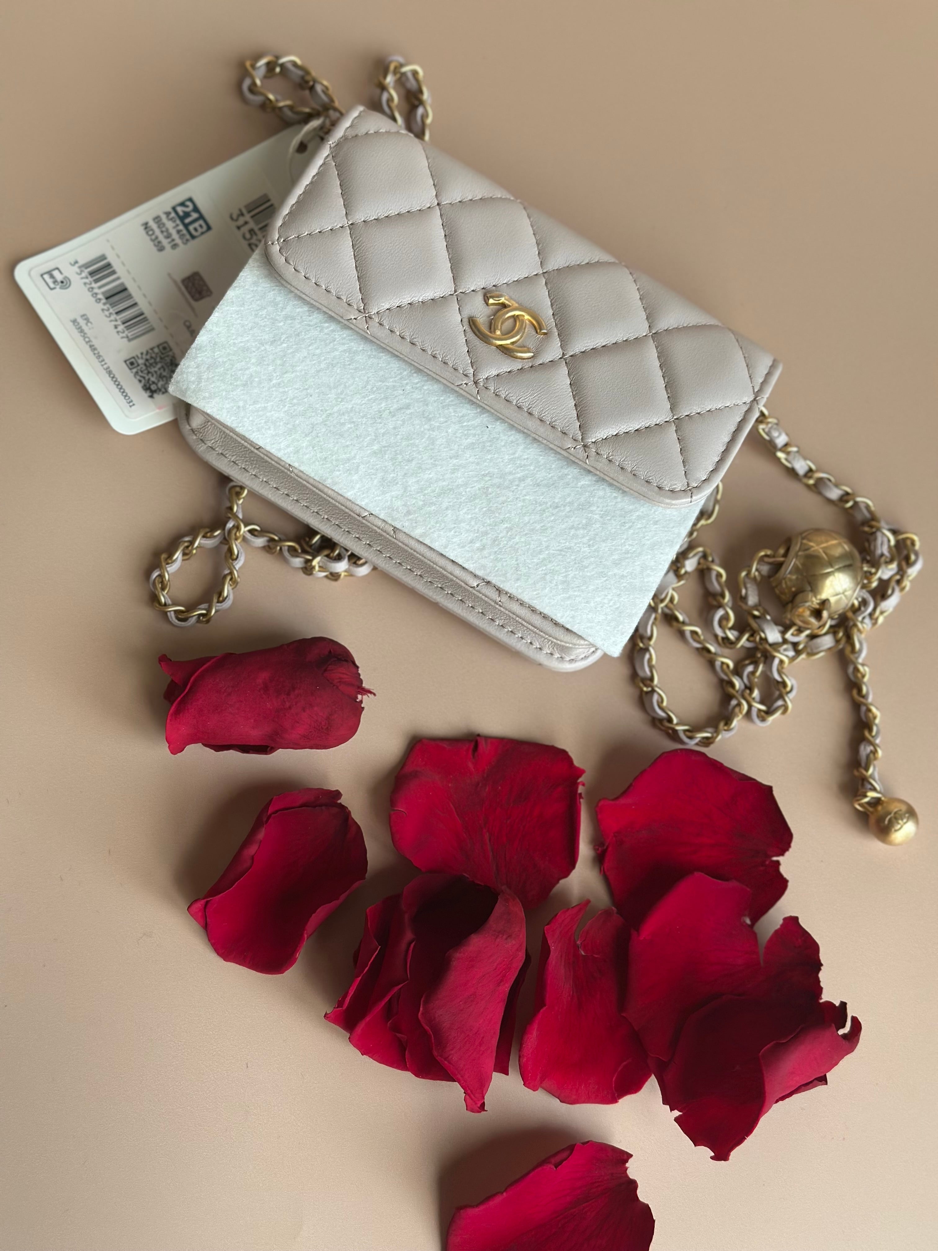 21B Chanel Pearl Crush Mini Clutch with chain lilac lambskin and aged gold hardware