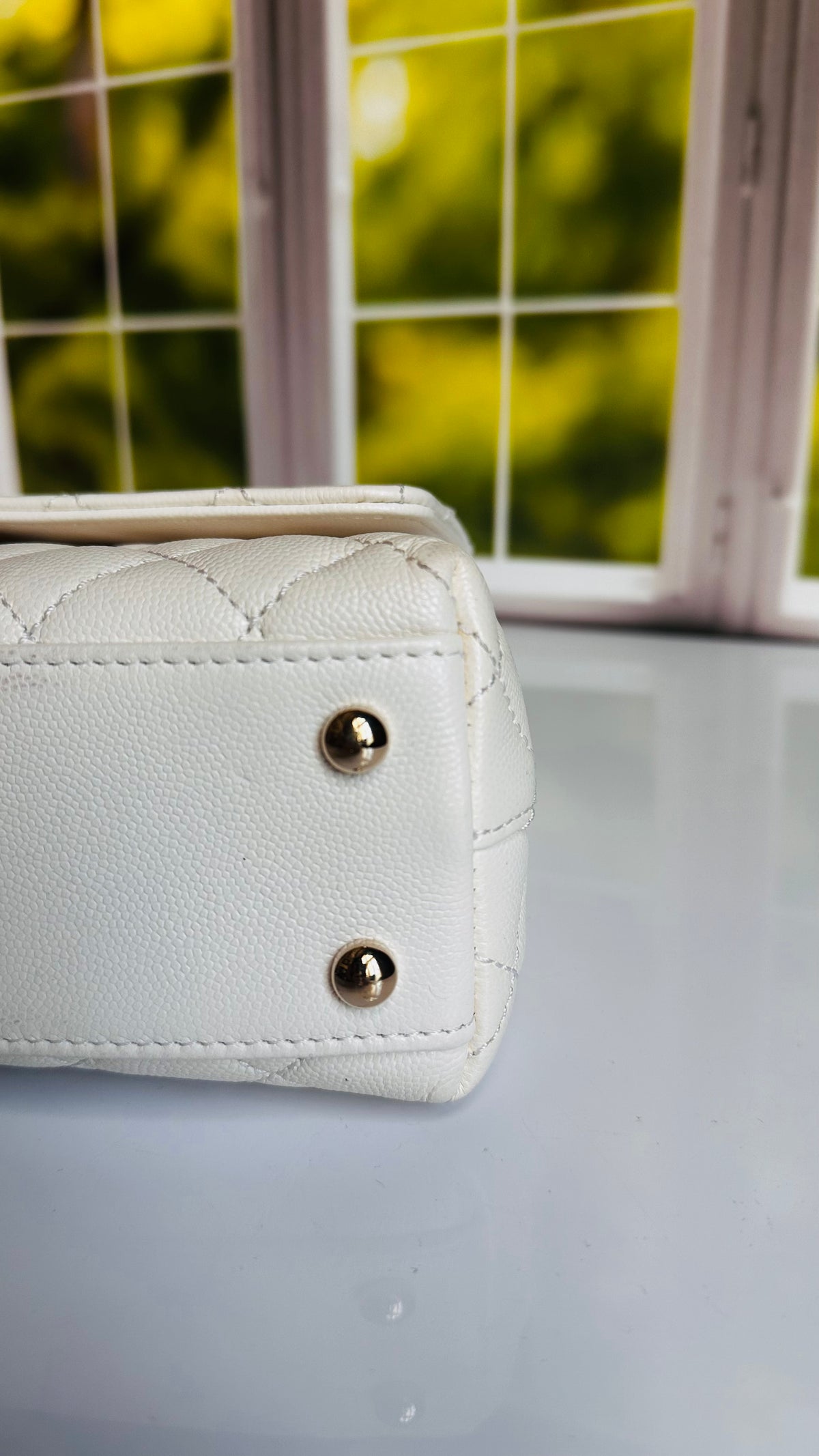Chanel 2022 Small Coco Handle White Caviar LGHW