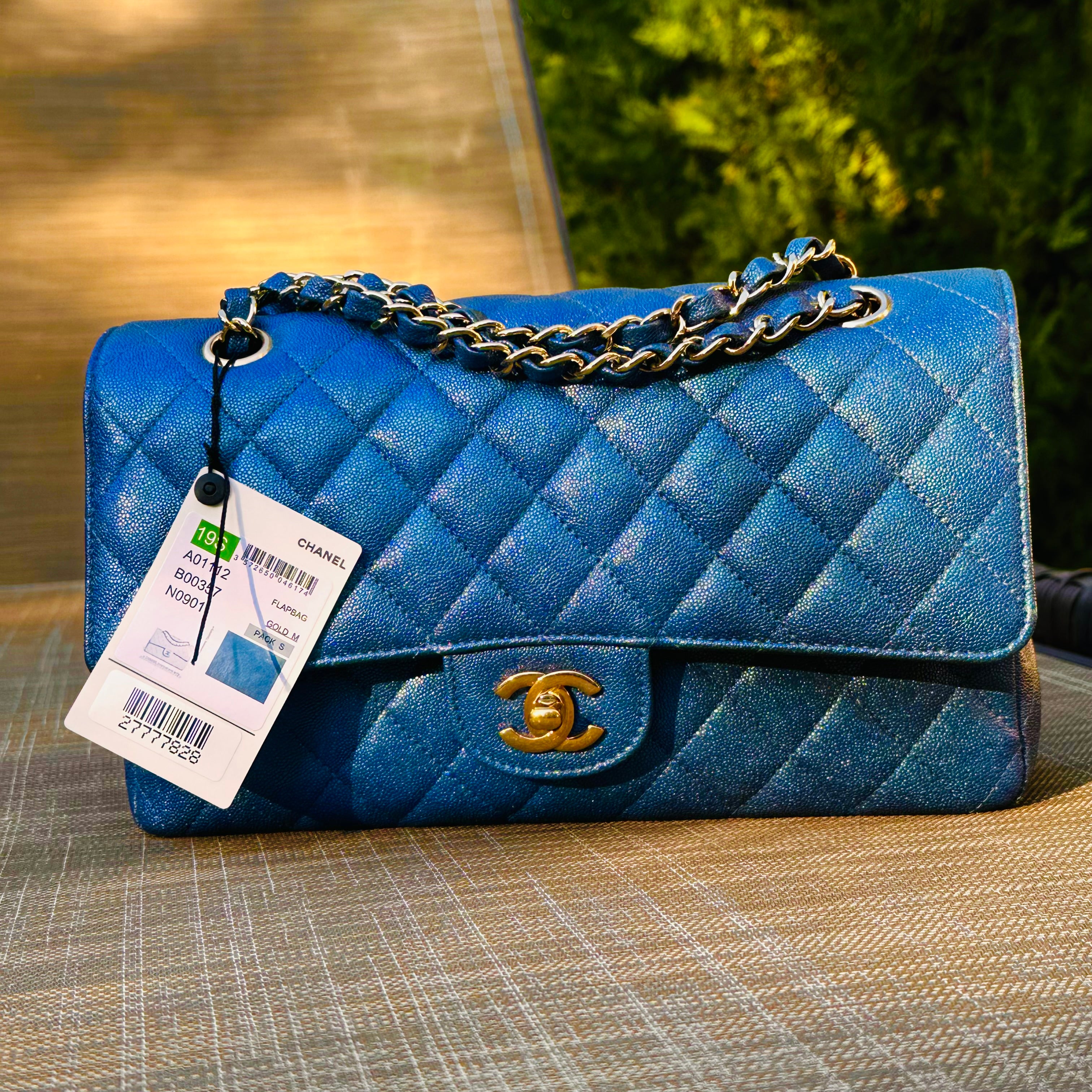 2019 19S Chanel Medium Iridescent Blue Caviar LGHW