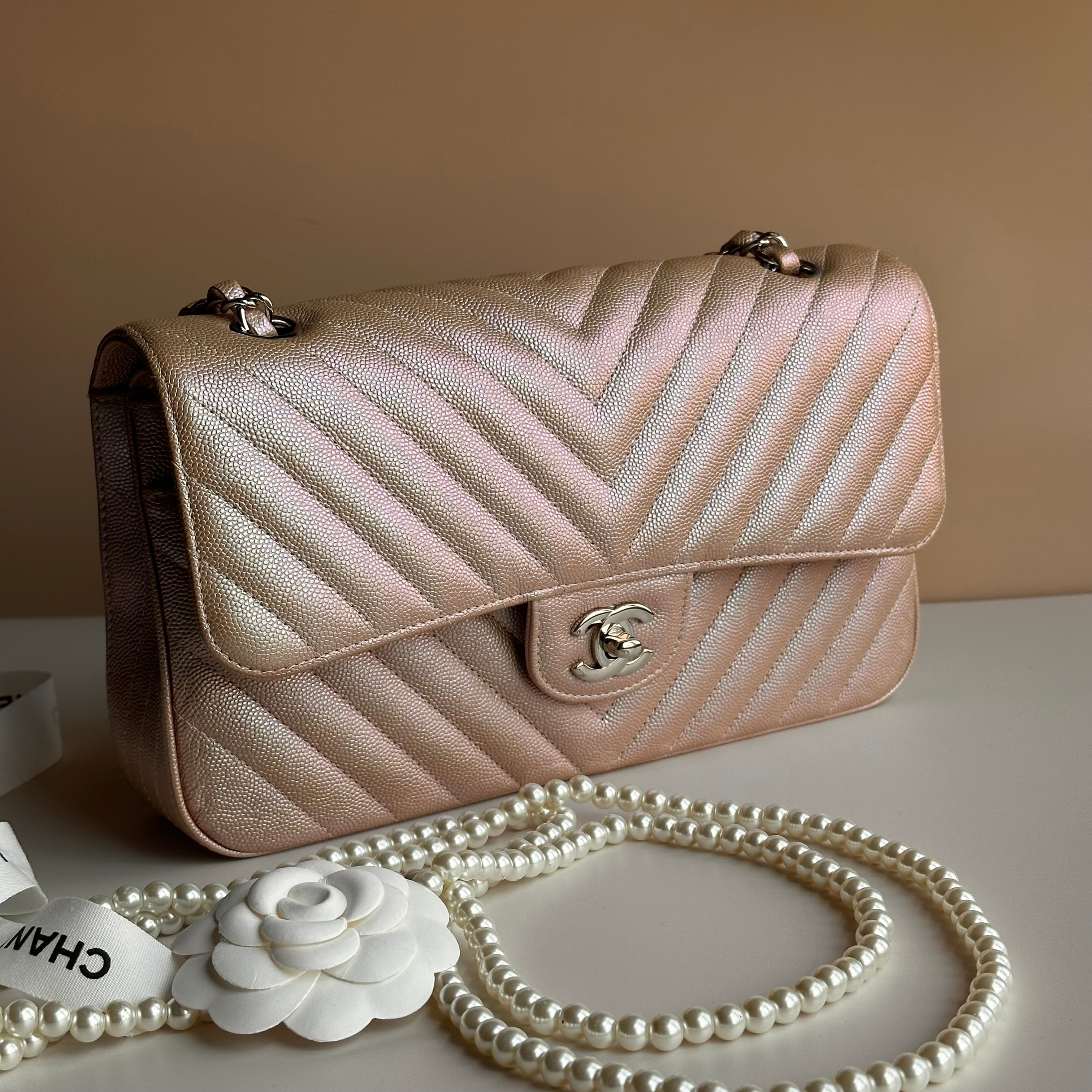 17B Chanel Medium Classic Flap Metallic Rose Gold Chevron SHW