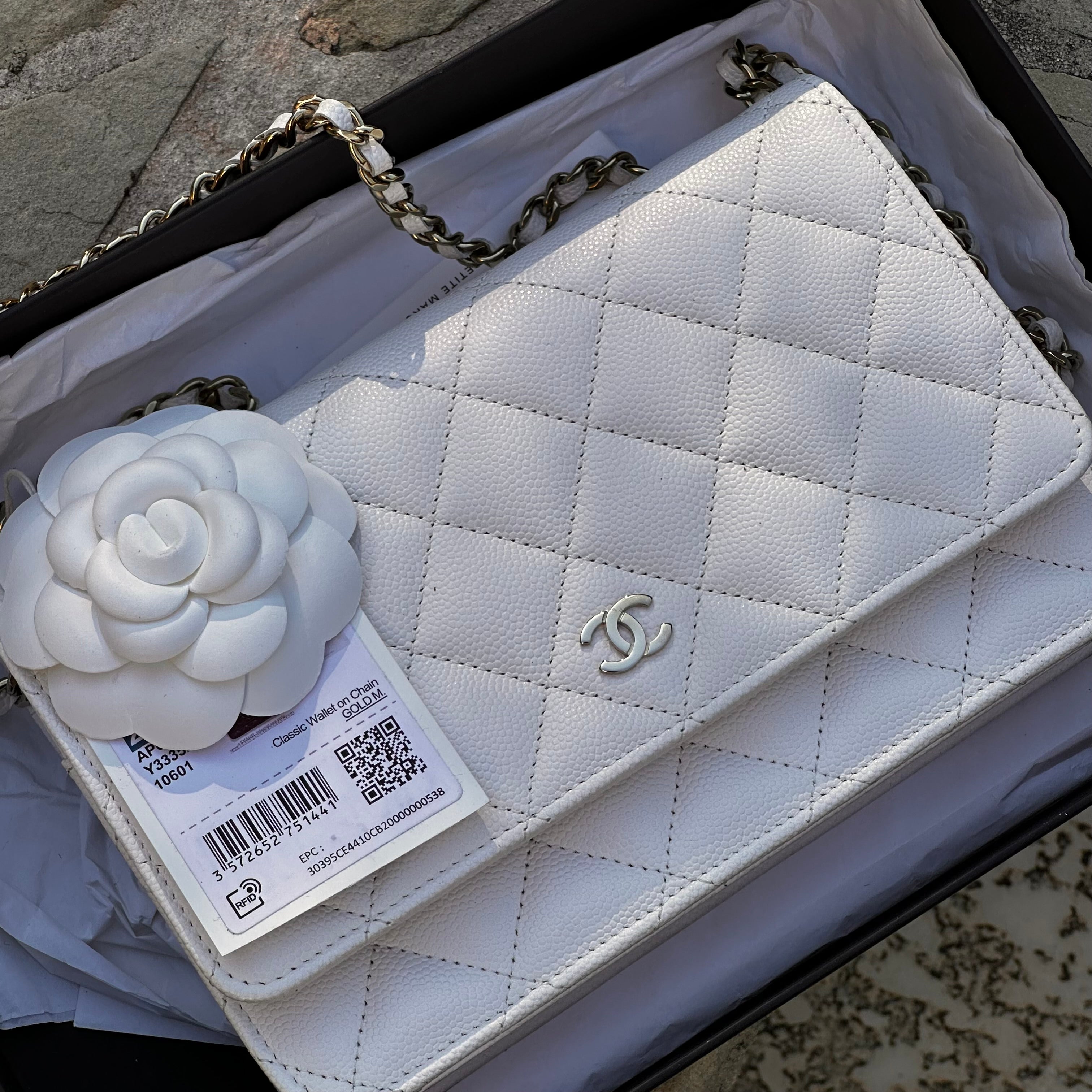 21B/ 2021 Chanel WOC White Caviar LGHW
