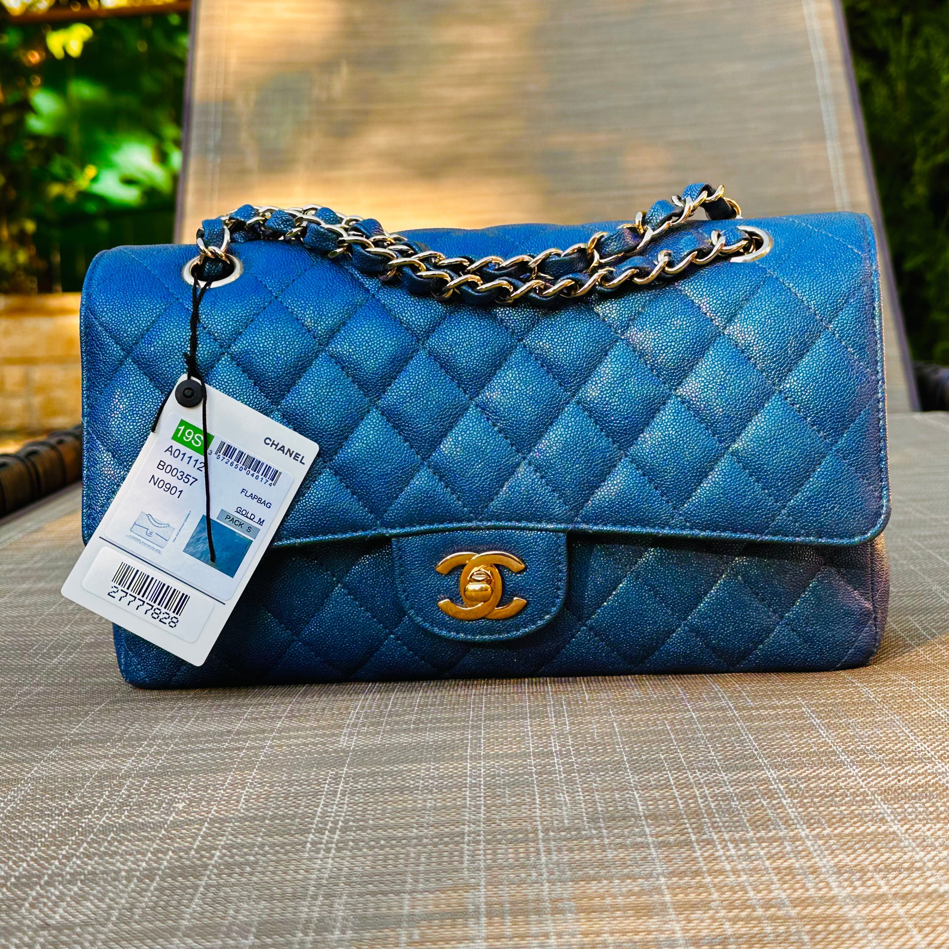 2019 19S Chanel Medium Iridescent Blue Caviar LGHW