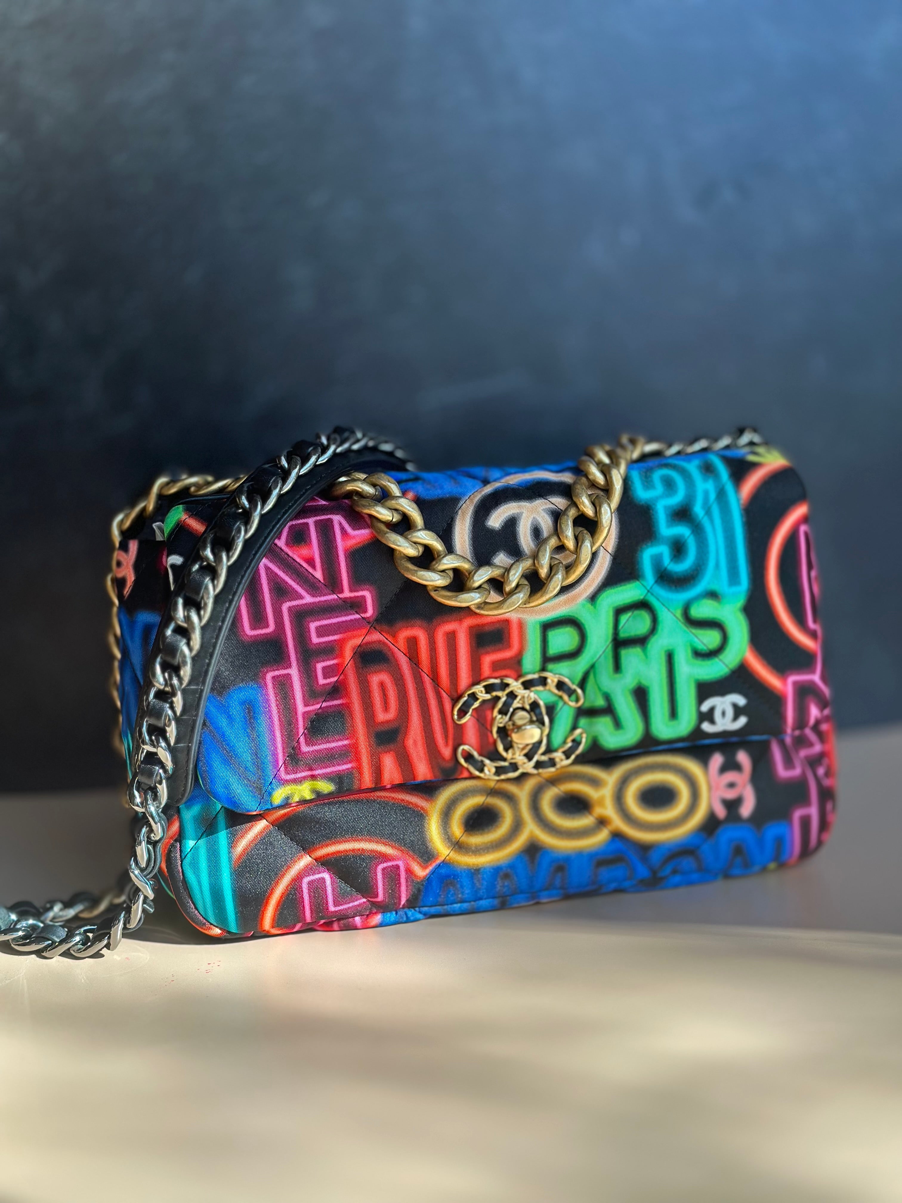 Chanel 19 Medium Flap Bag – 21S Collection