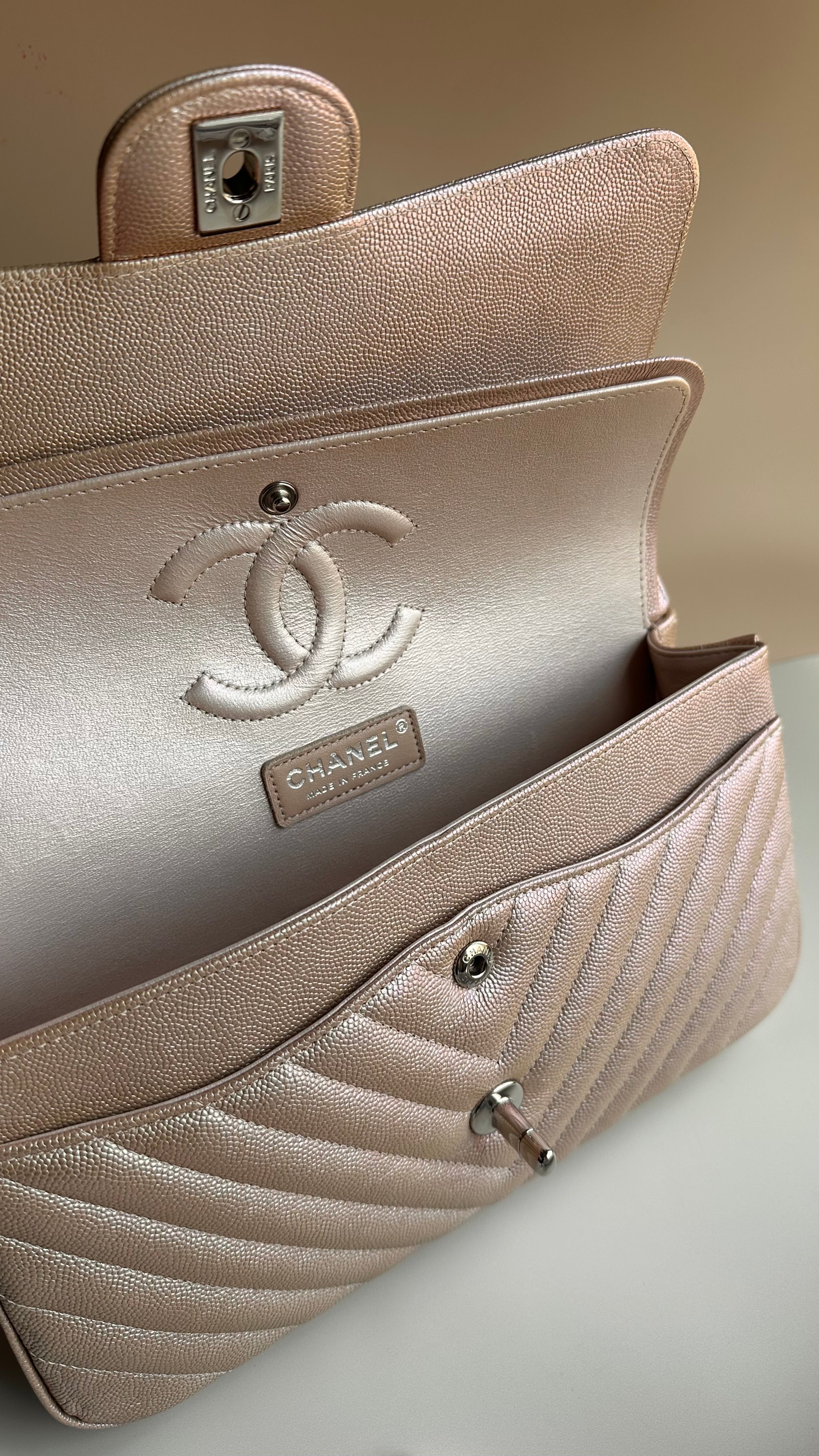 17B Chanel Medium Classic Flap Metallic Rose Gold Chevron SHW