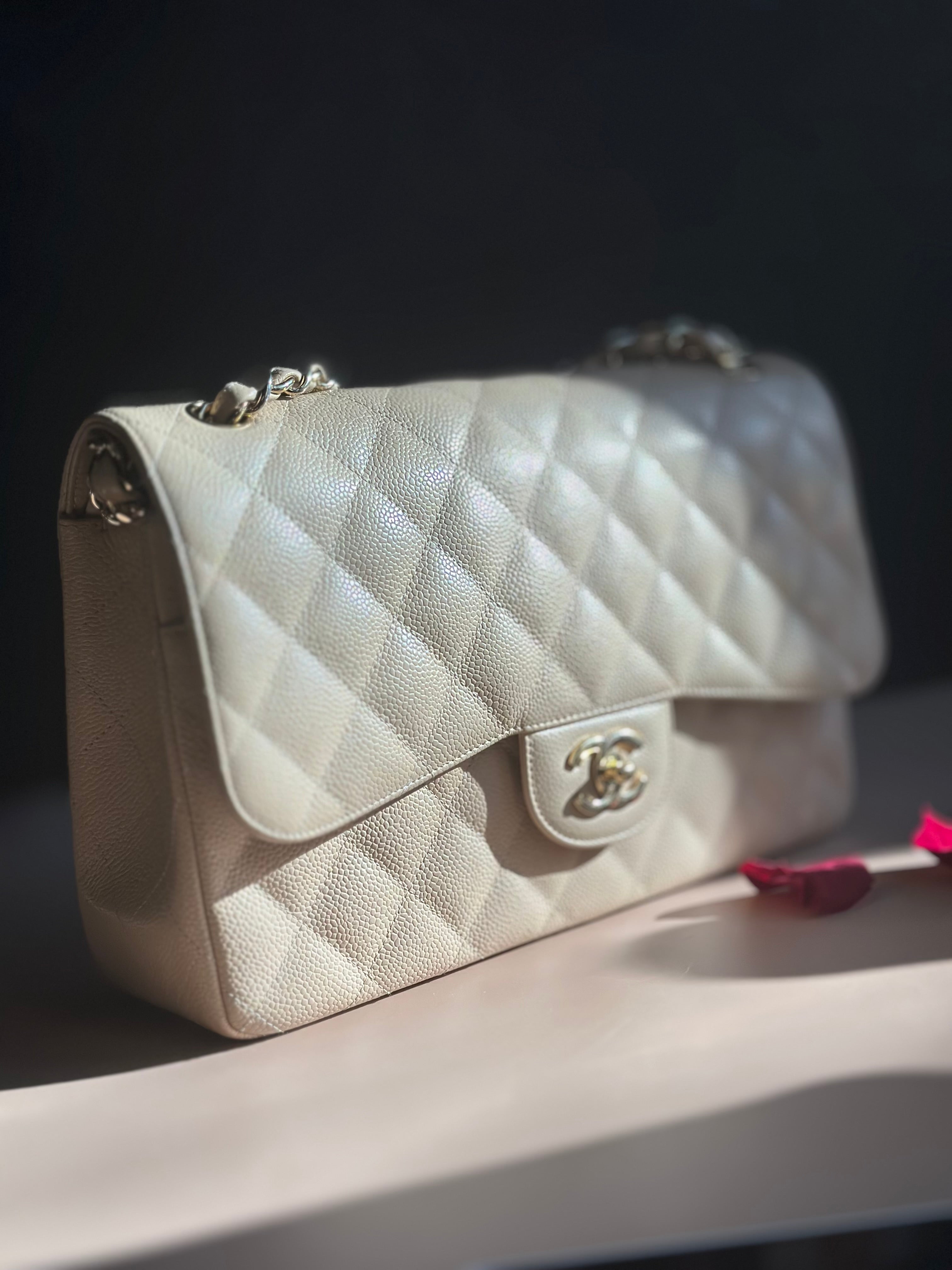 Chanel jumbo Beige Clair Classic Flap