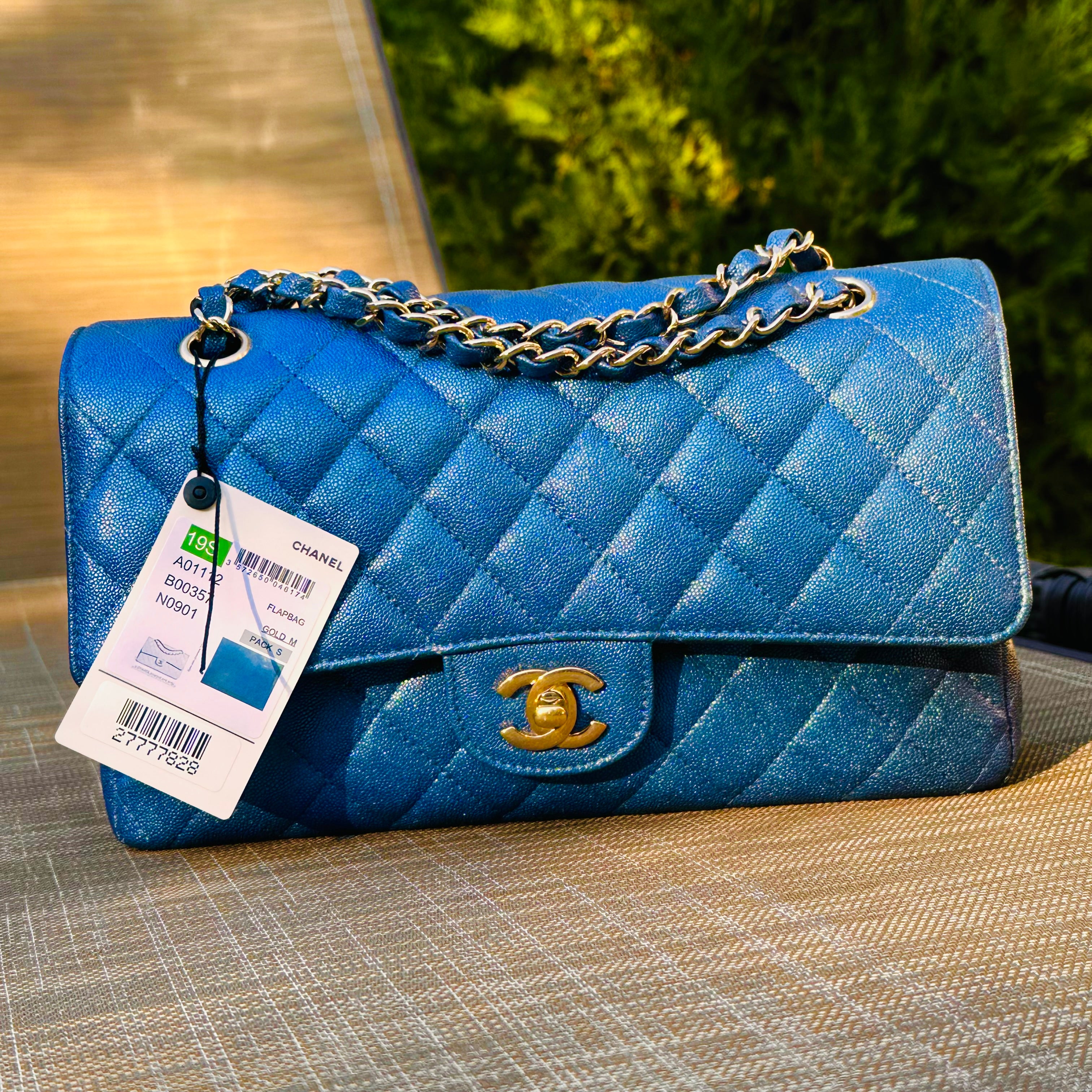 2019 19S Chanel Medium Iridescent Blue Caviar LGHW