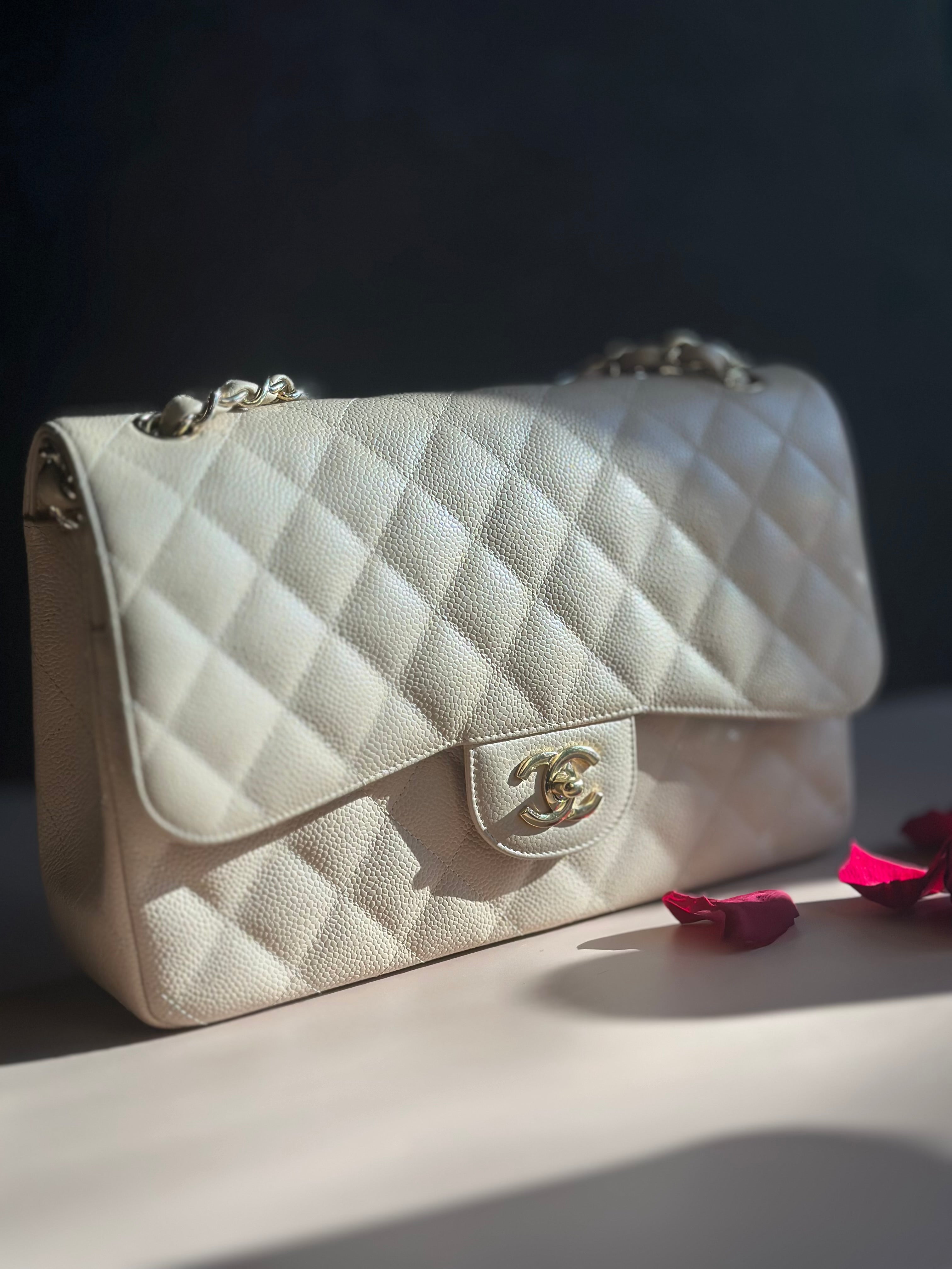 Chanel jumbo Beige Clair Classic Flap