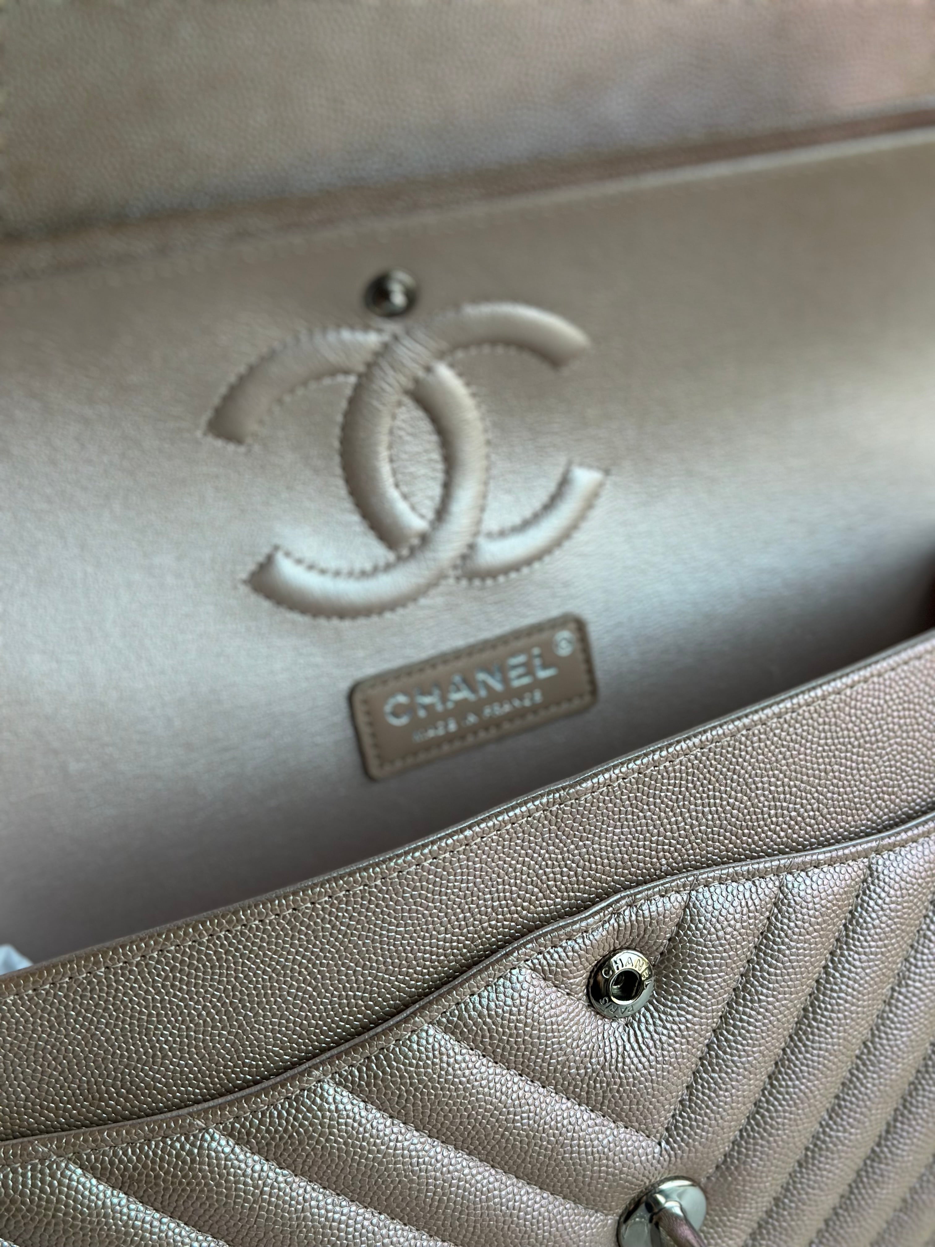 17B Chanel Medium Classic Flap Metallic Rose Gold Chevron SHW