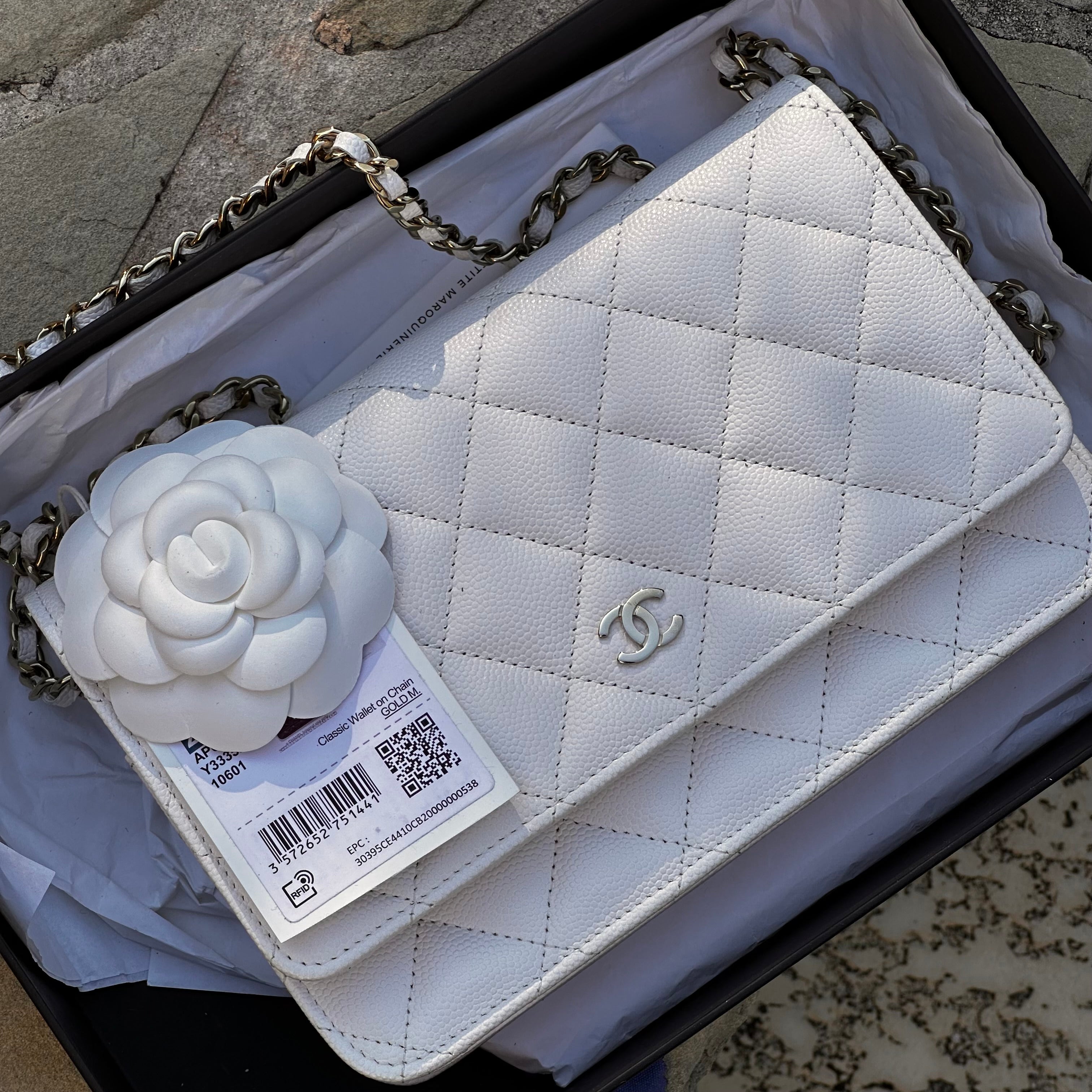 21B/ 2021 Chanel WOC White Caviar LGHW