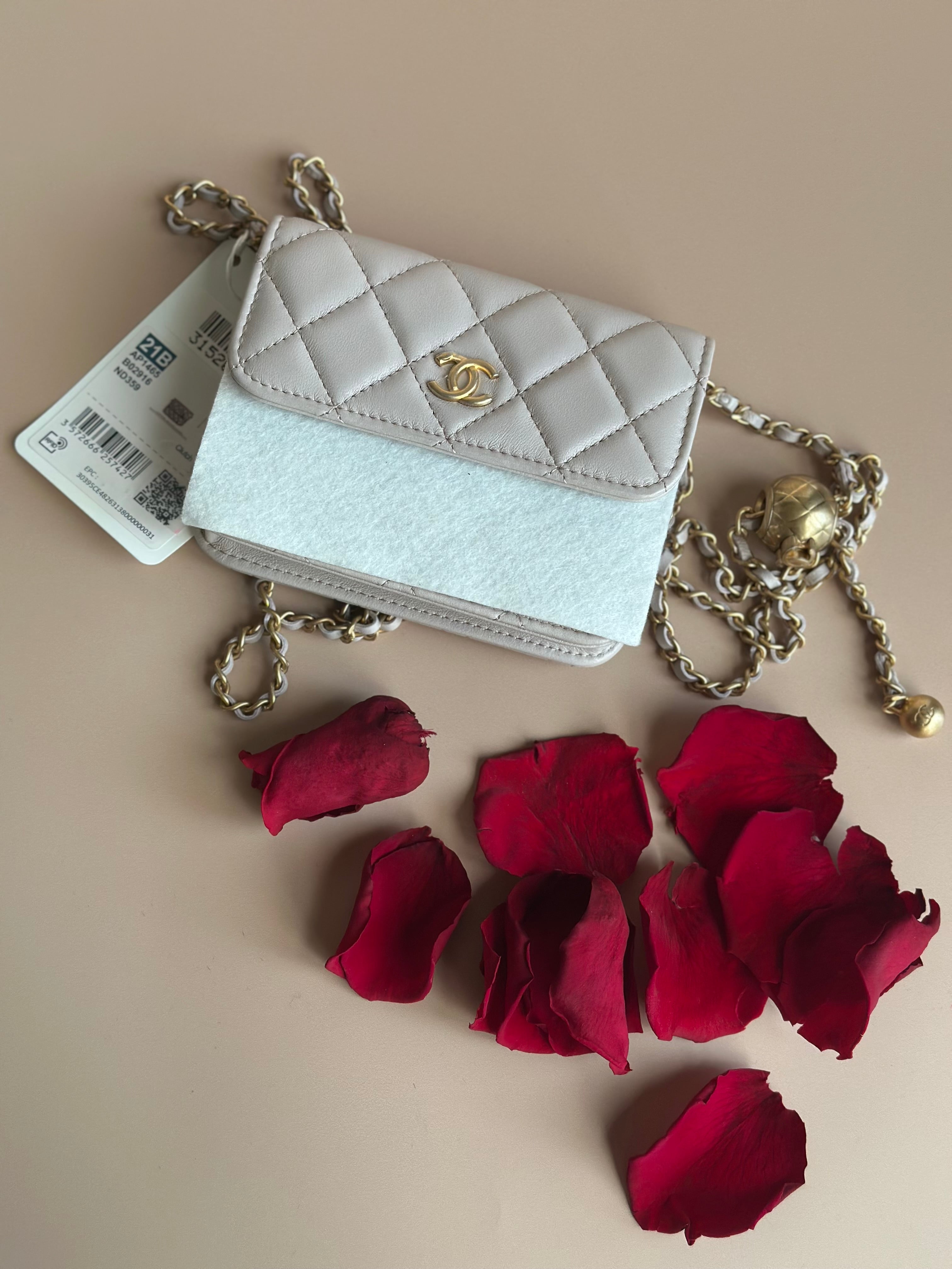 21B Chanel Pearl Crush Mini Clutch with chain lilac lambskin and aged gold hardware
