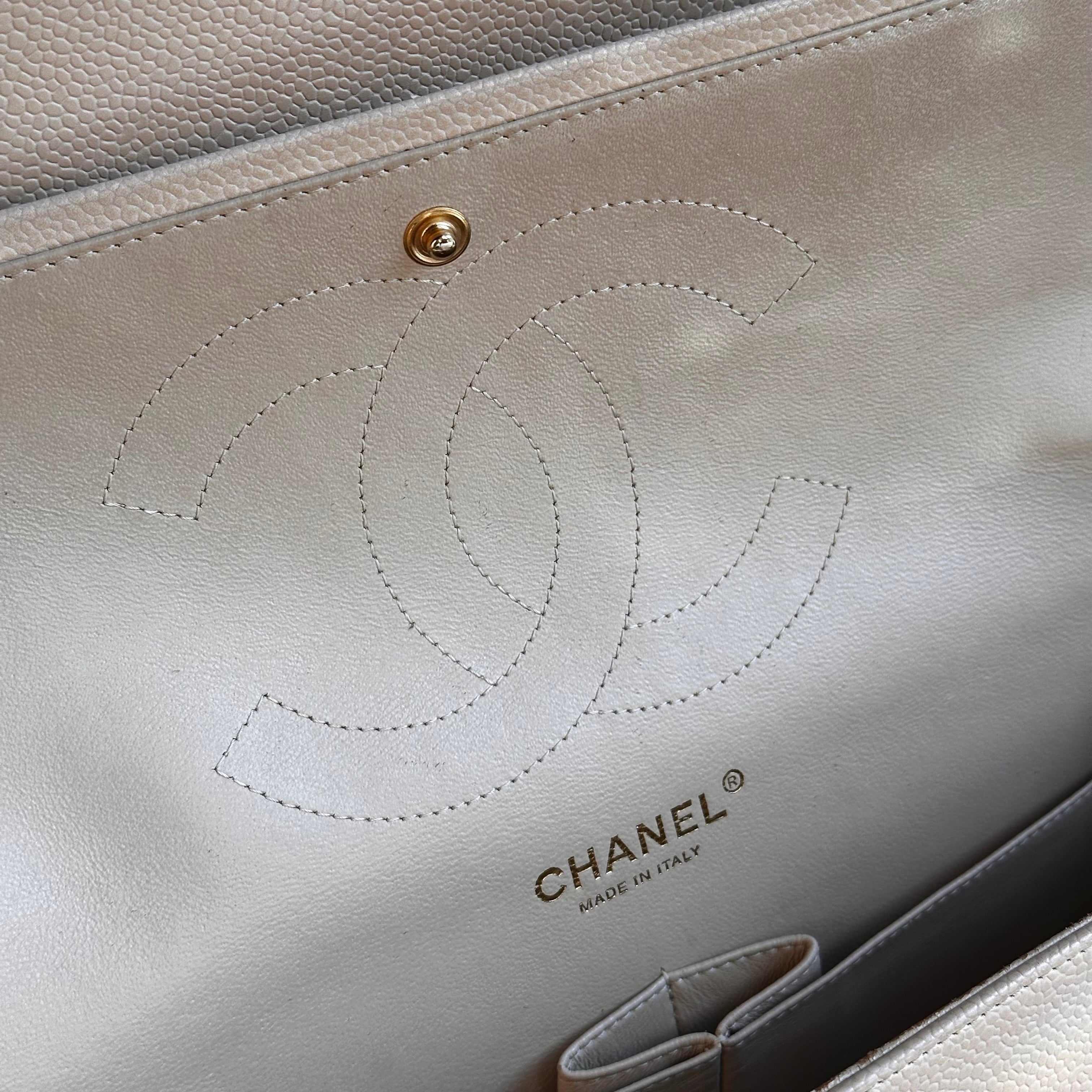 Chanel jumbo Beige Clair Classic Flap