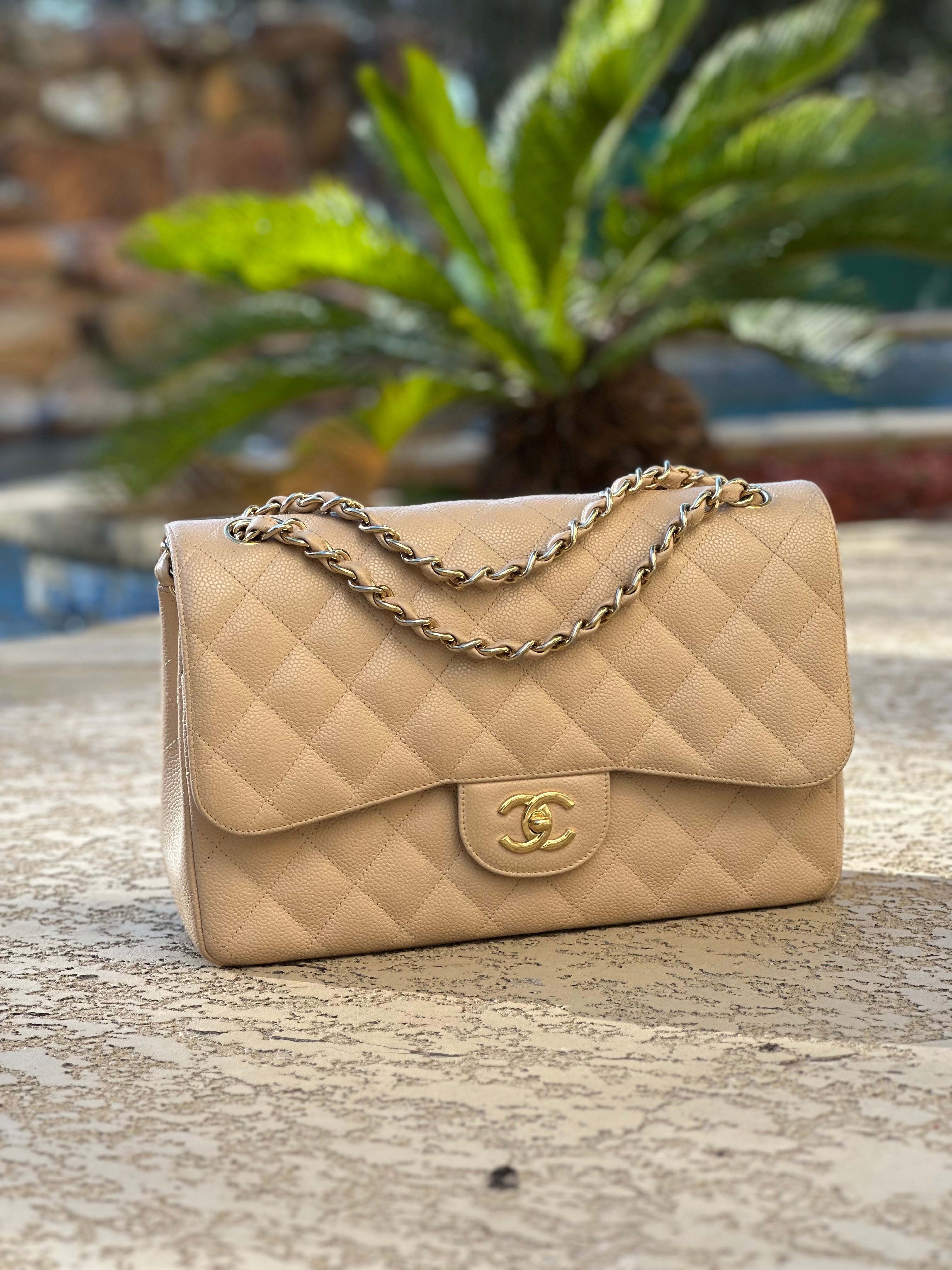 Chanel jumbo Beige Clair Classic Flap