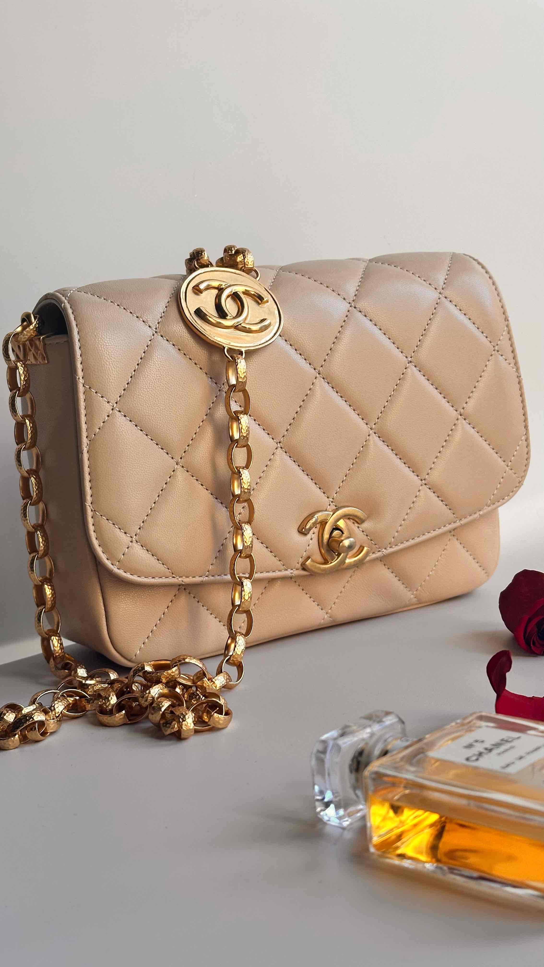 Chanel CC Coin Flap Beige Lambskin GHW