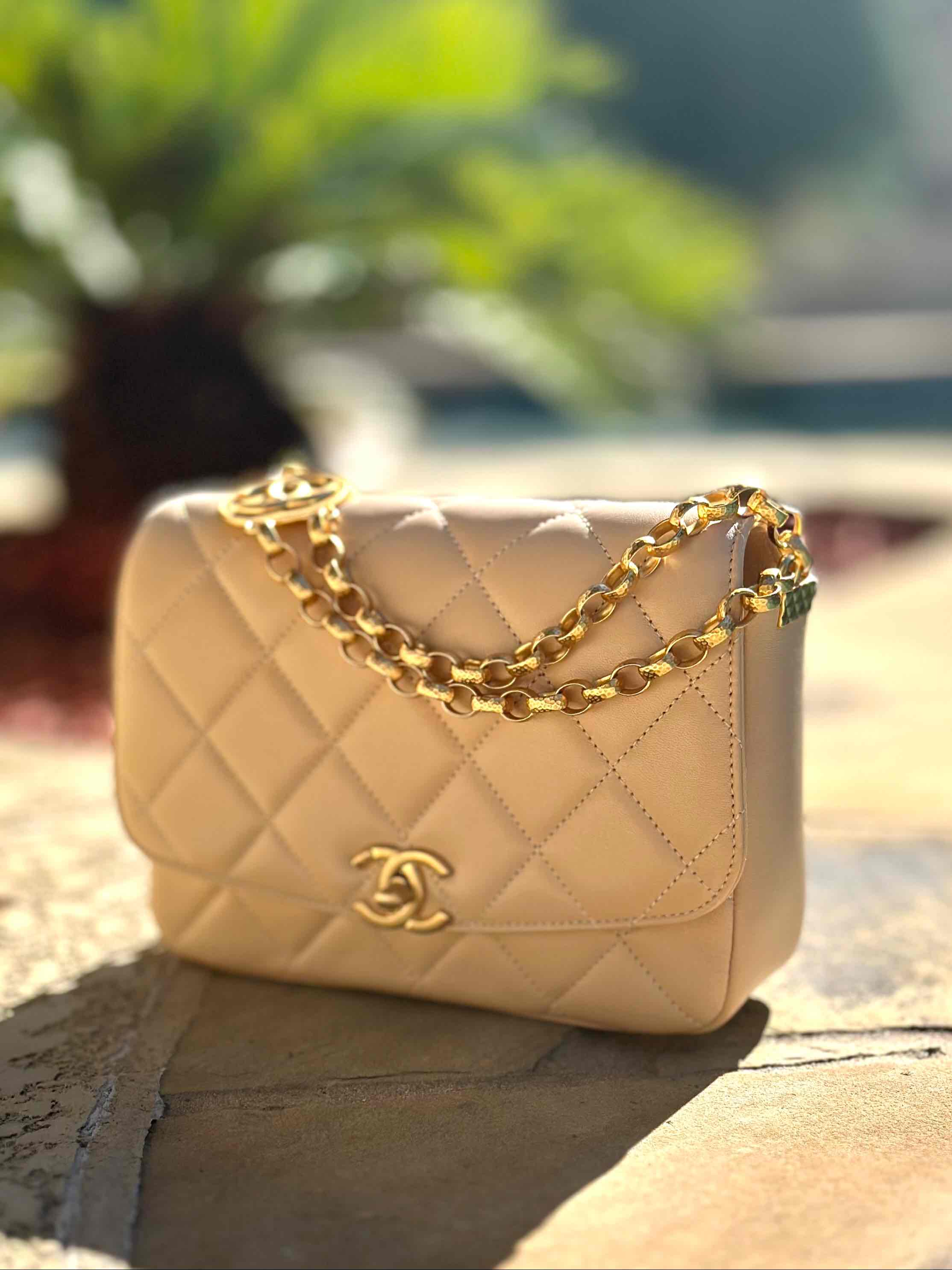 Chanel CC Coin Flap Beige Lambskin GHW