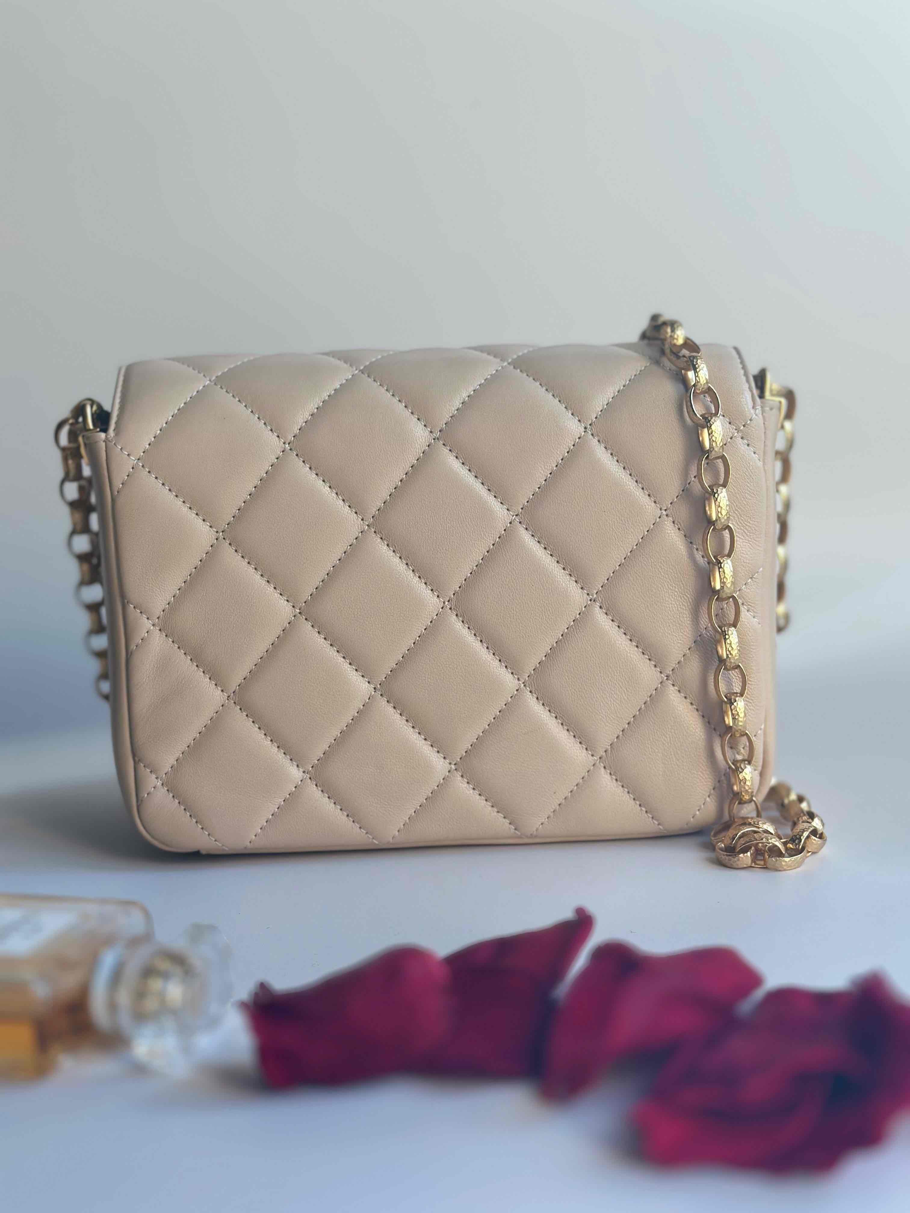 Chanel CC Coin Flap Beige Lambskin GHW