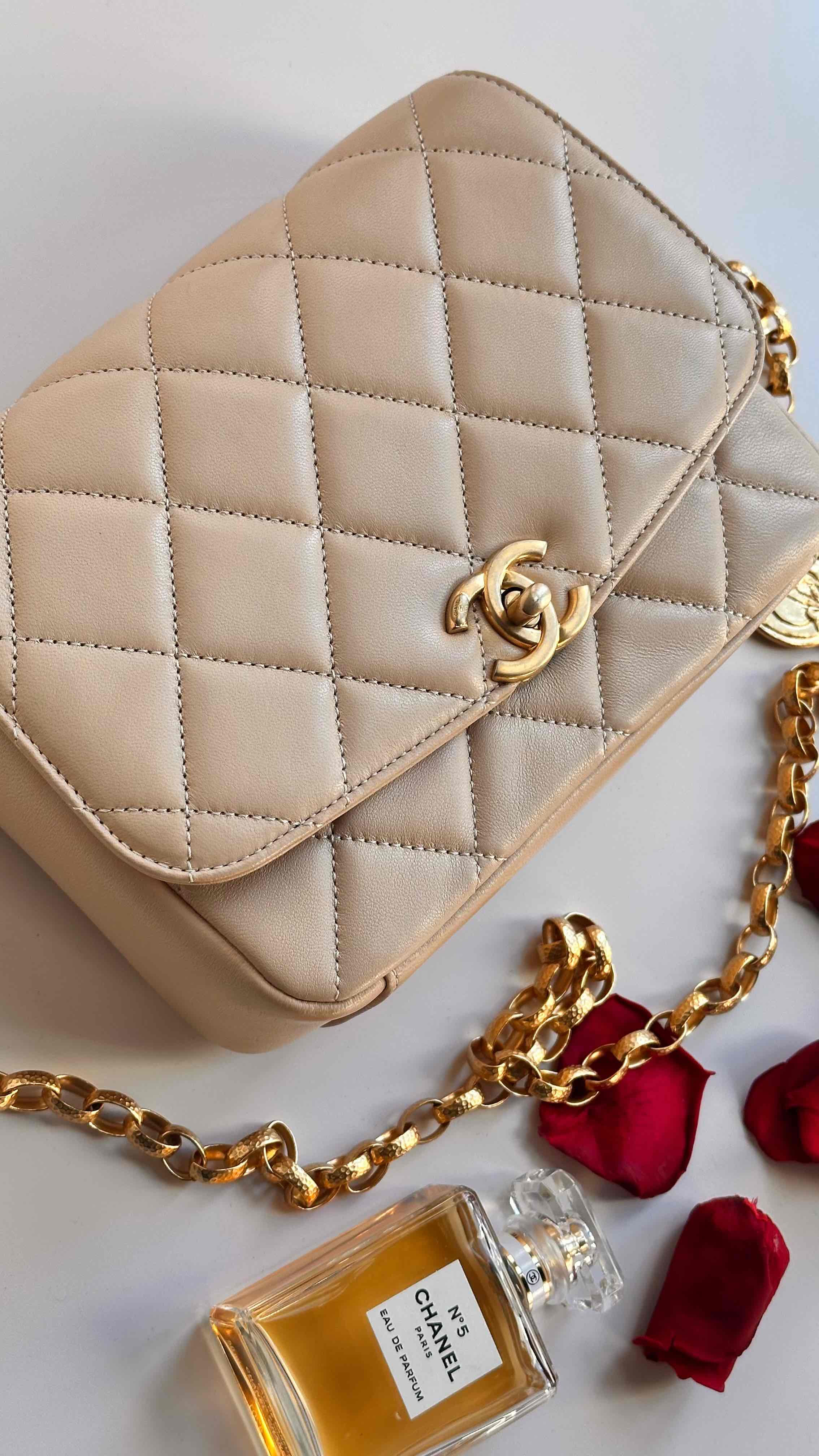 Chanel CC Coin Flap Beige Lambskin GHW