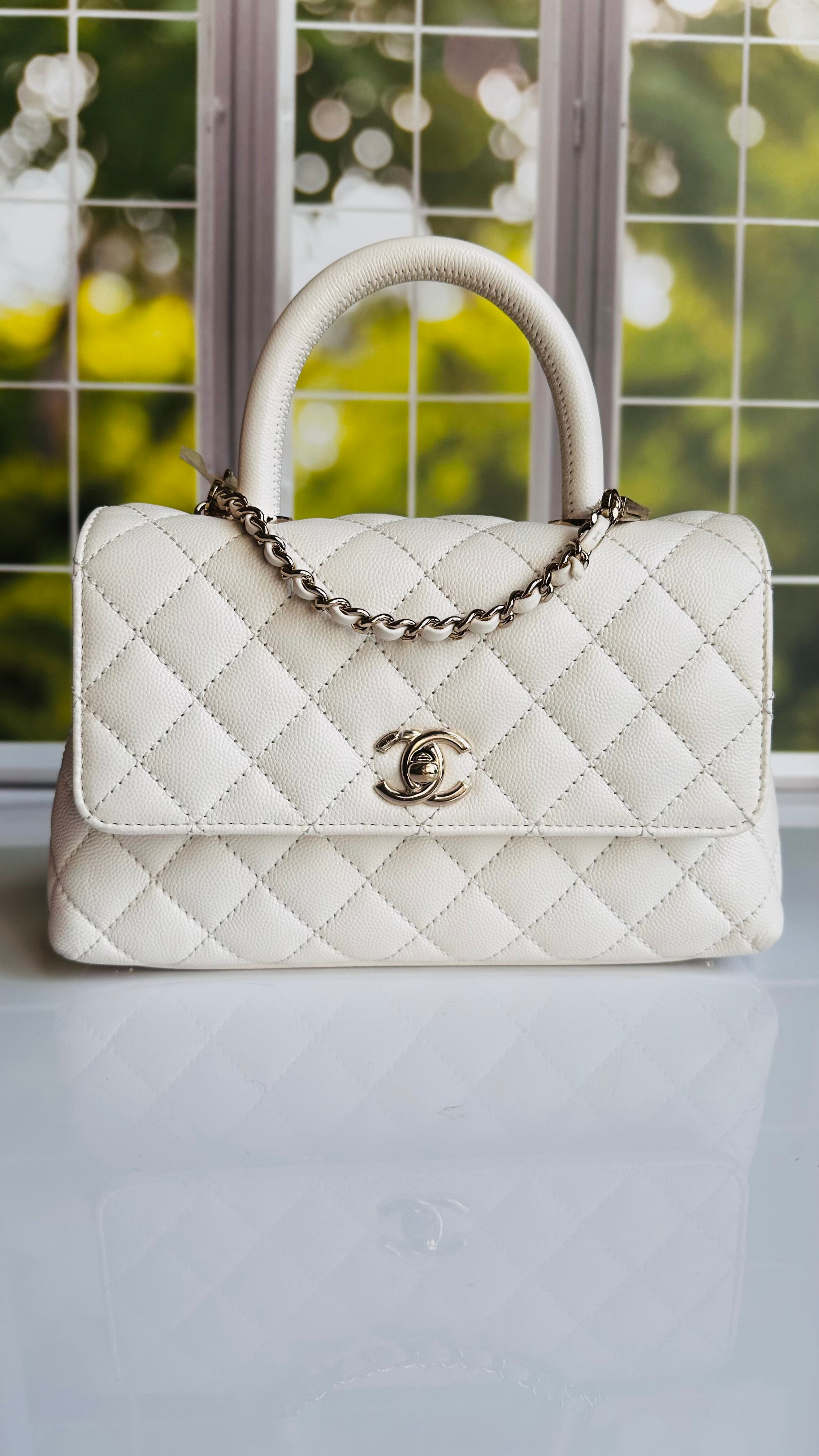 Chanel 2022 Small Coco Handle White Caviar LGHW