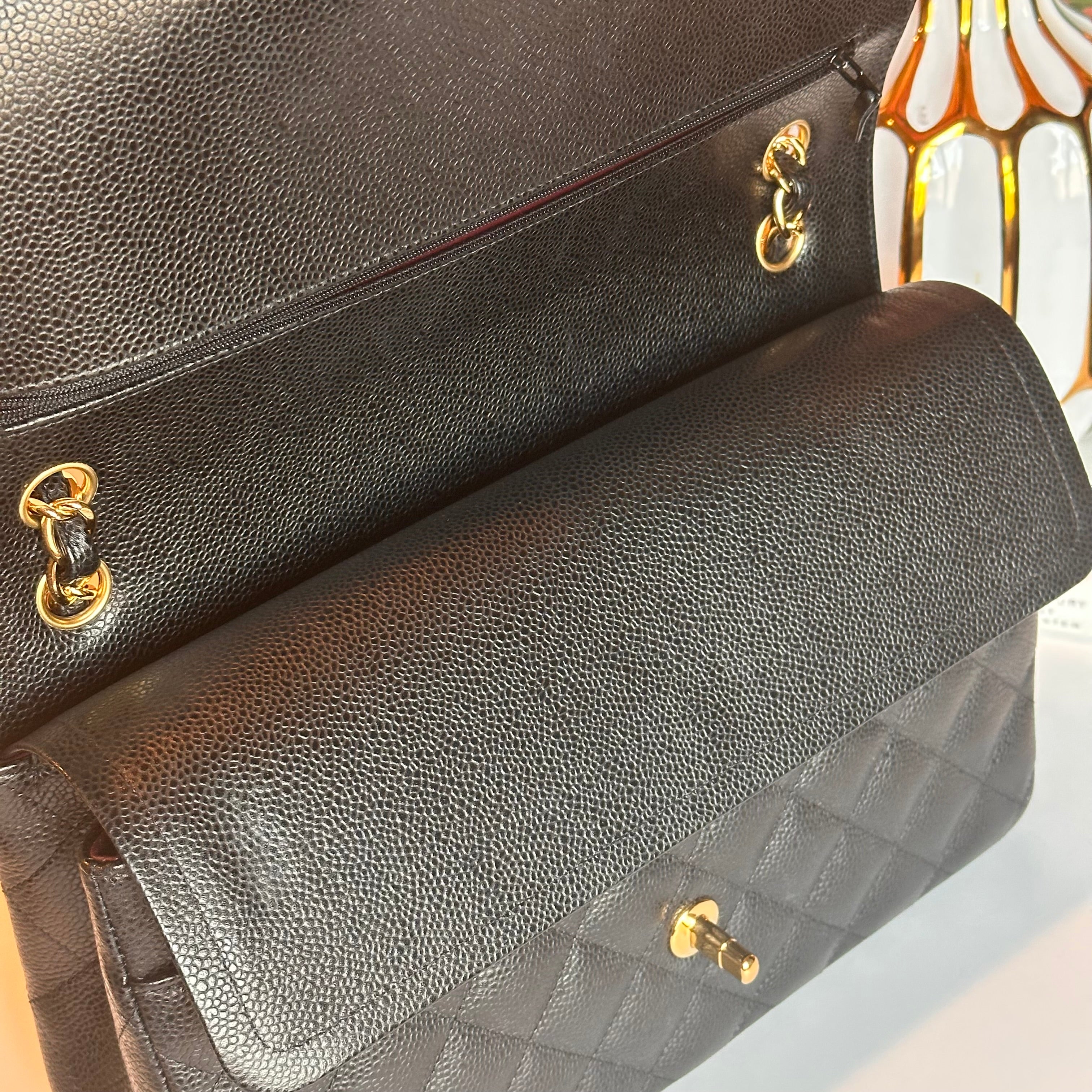 CHANEL JUMBO CLASSIC FLAP BLACK CAVIAR GHW