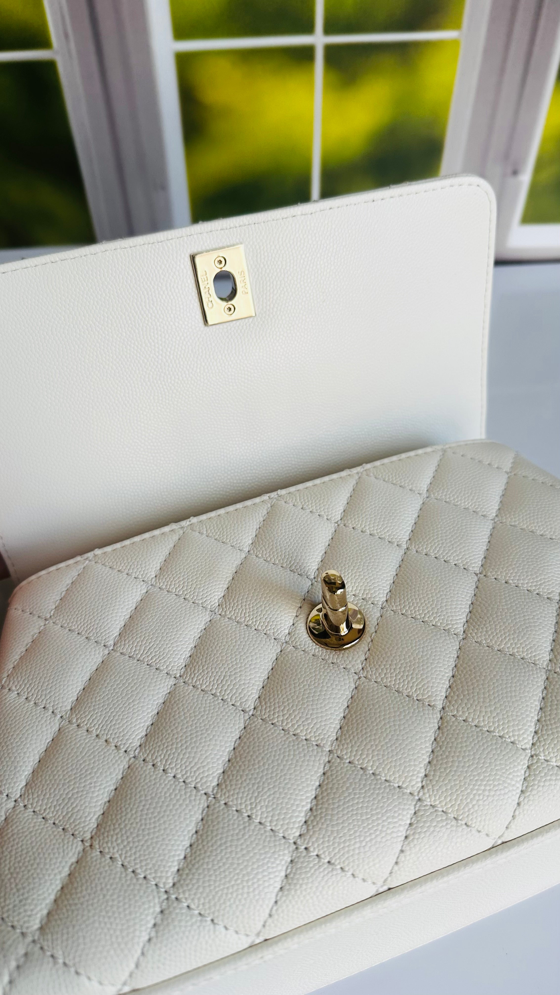 Chanel 2022 Small Coco Handle White Caviar LGHW