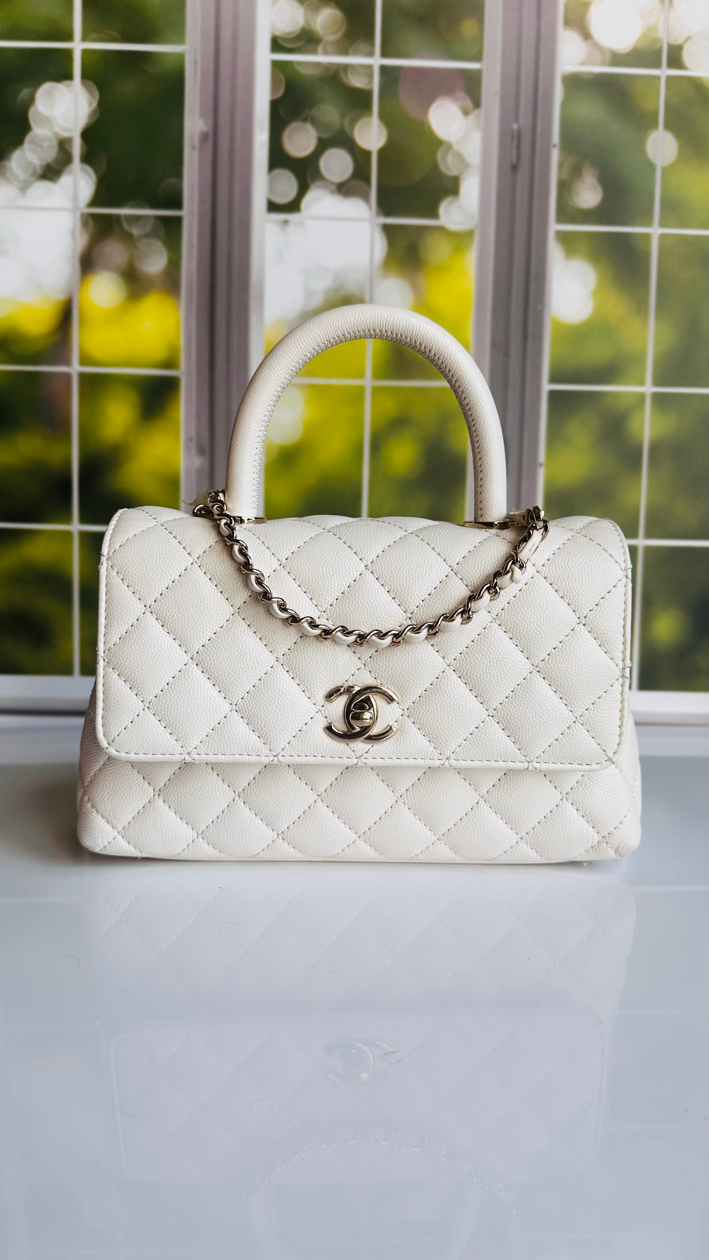 Chanel 2022 Small Coco Handle White Caviar LGHW