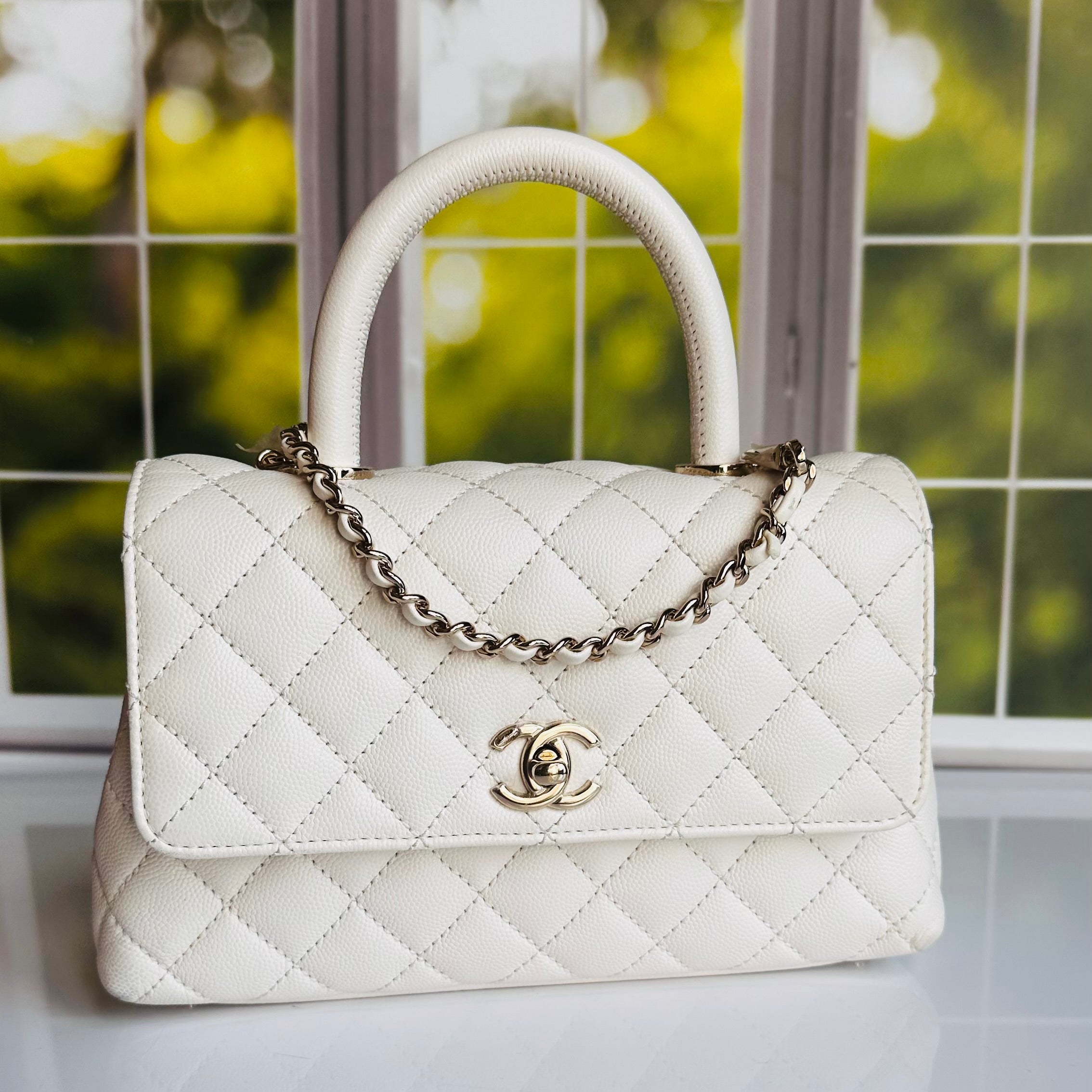 Chanel 2022 Small Coco Handle White Caviar LGHW