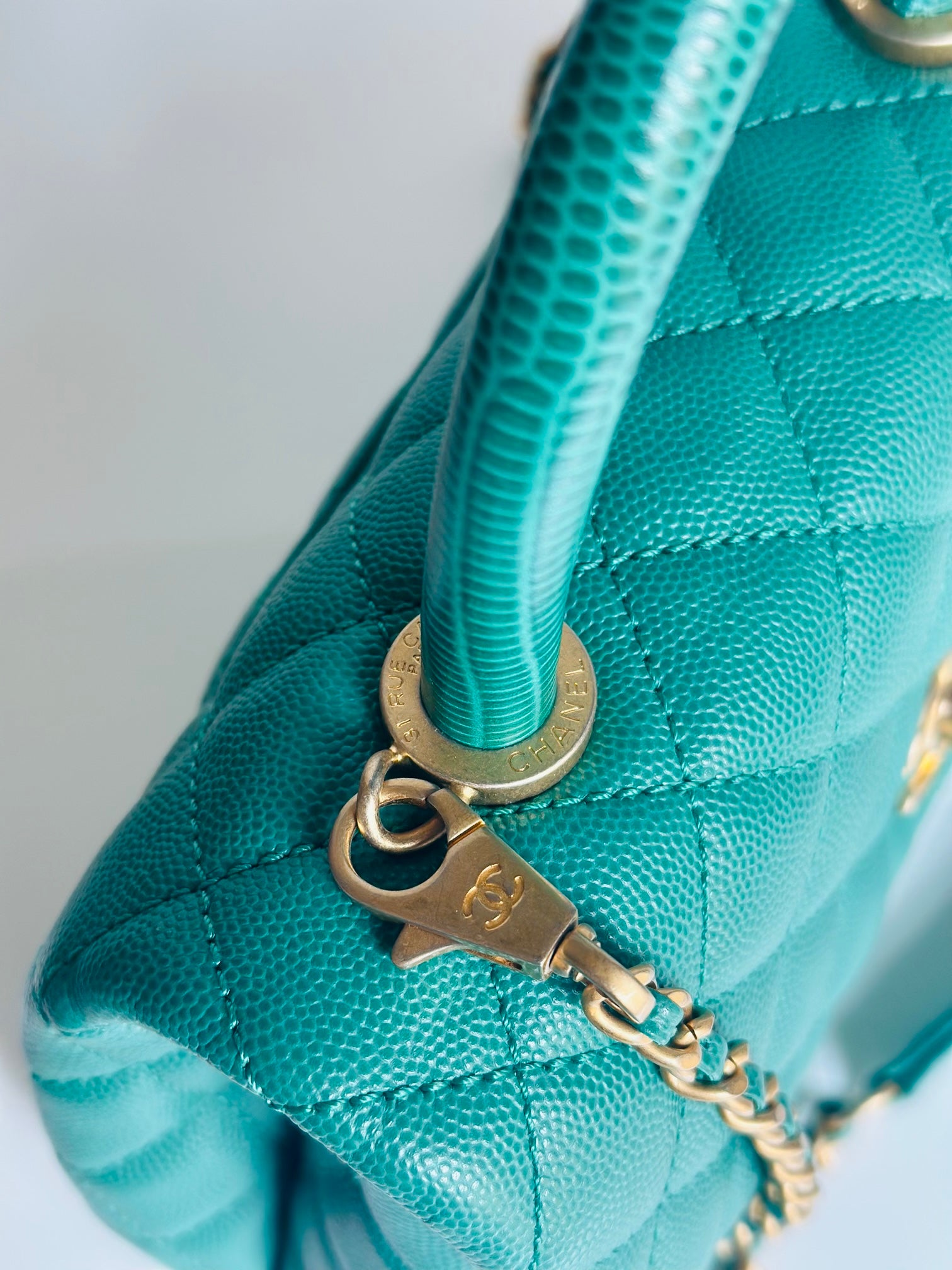 Métiers D’art 2019 Chanel Small Coco Handle Flap Green Caviar & Aged Gold Hardware