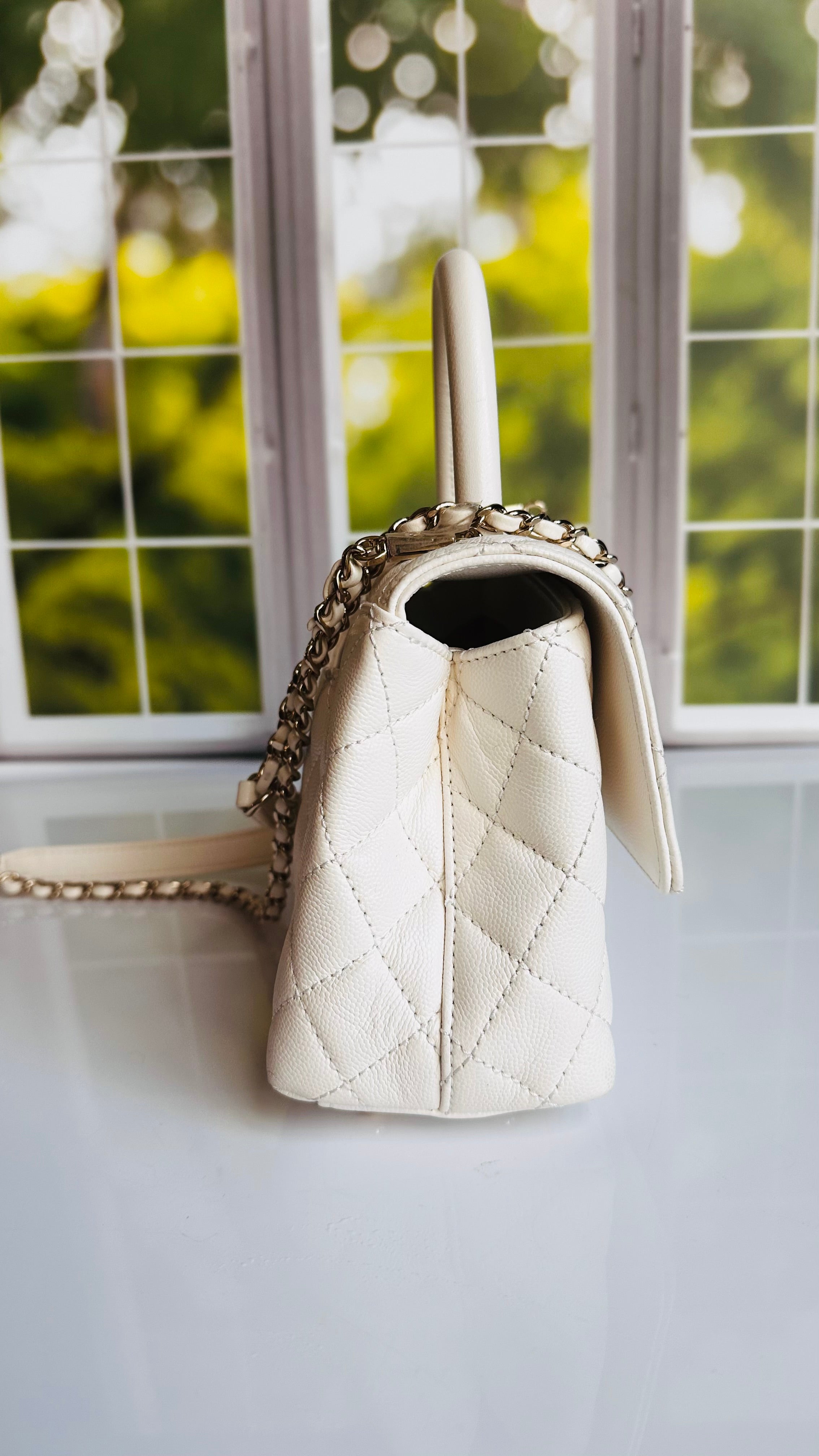 Chanel 2022 Small Coco Handle White Caviar LGHW