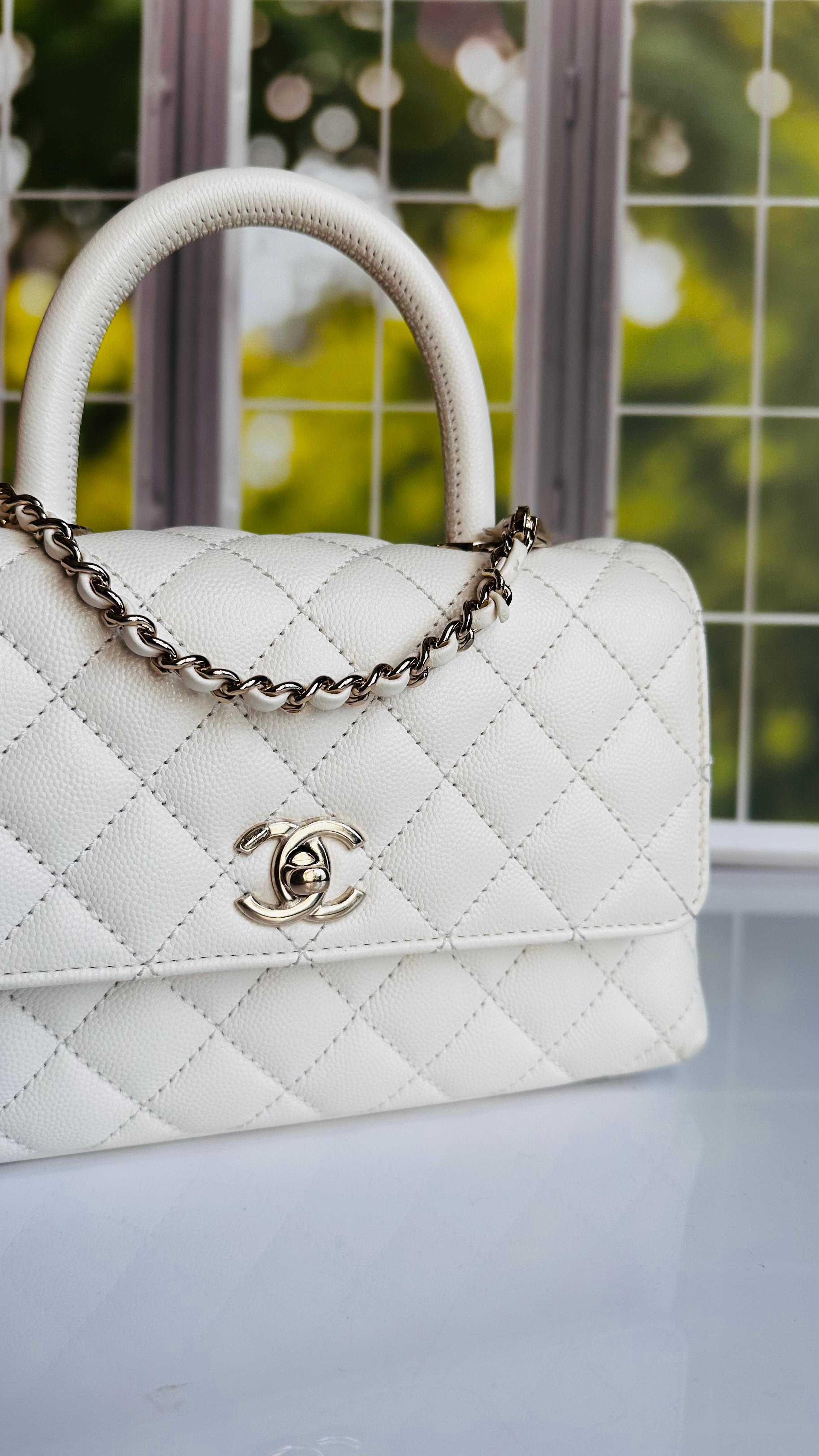 Chanel 2022 Small Coco Handle White Caviar LGHW