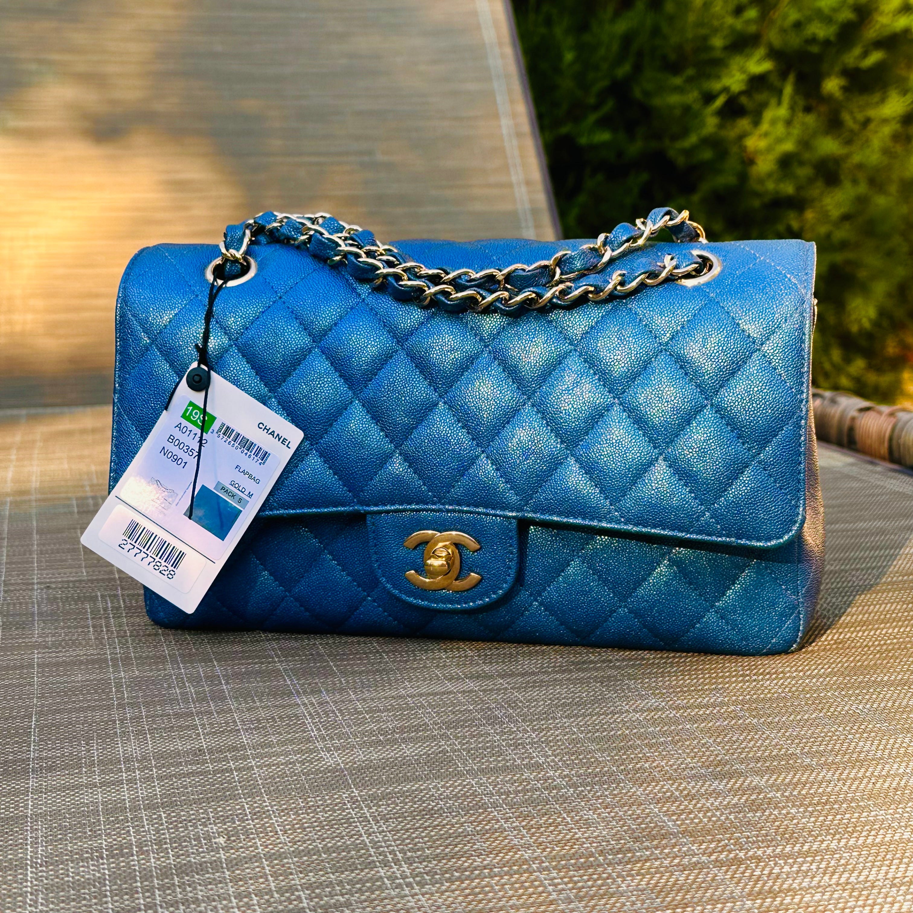 2019 19S Chanel Medium Iridescent Blue Caviar LGHW