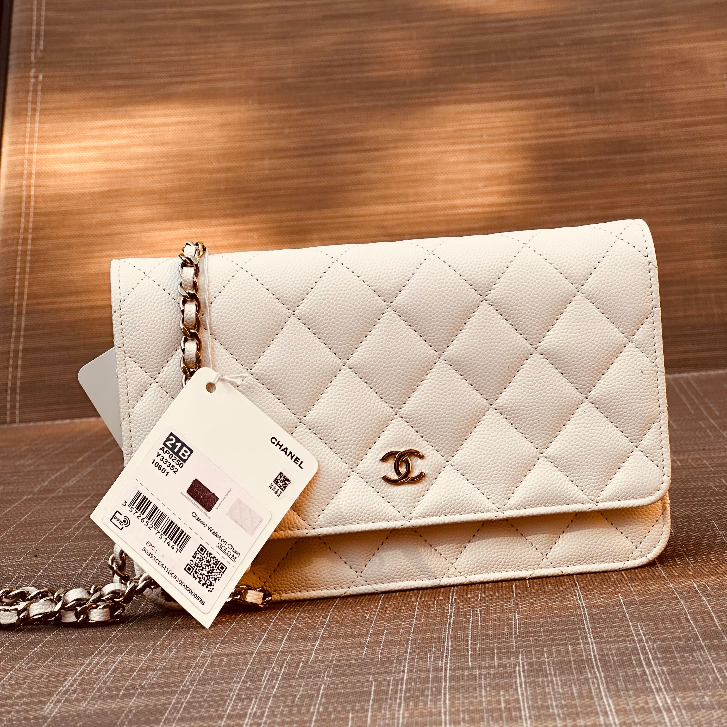 21B/ 2021 Chanel WOC White Caviar LGHW