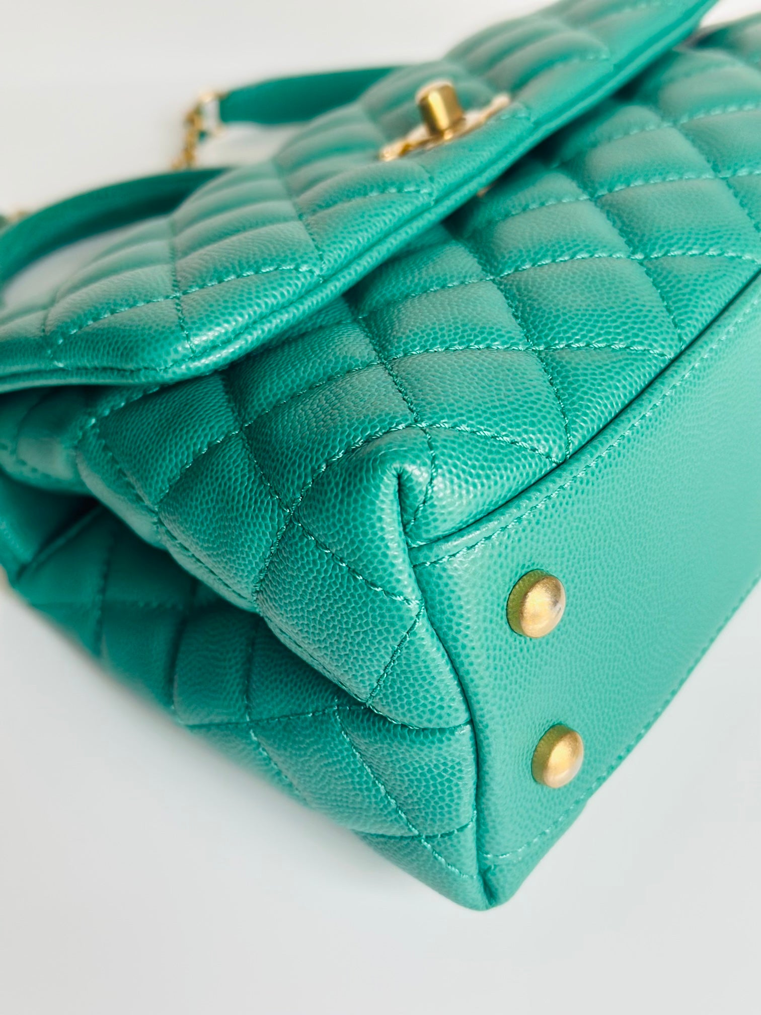 Métiers D’art 2019 Chanel Small Coco Handle Flap Green Caviar & Aged Gold Hardware