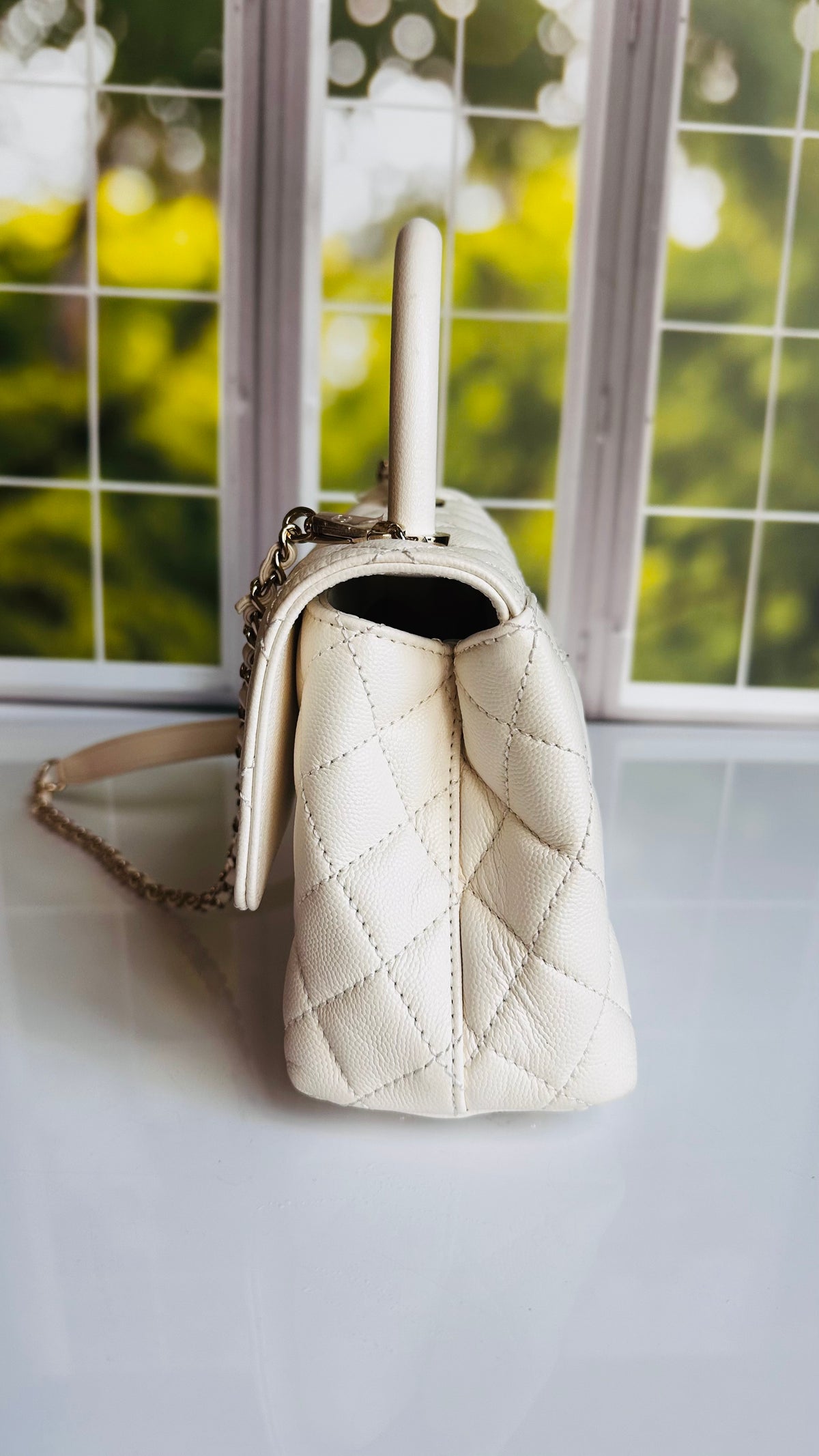 Chanel 2022 Small Coco Handle White Caviar LGHW