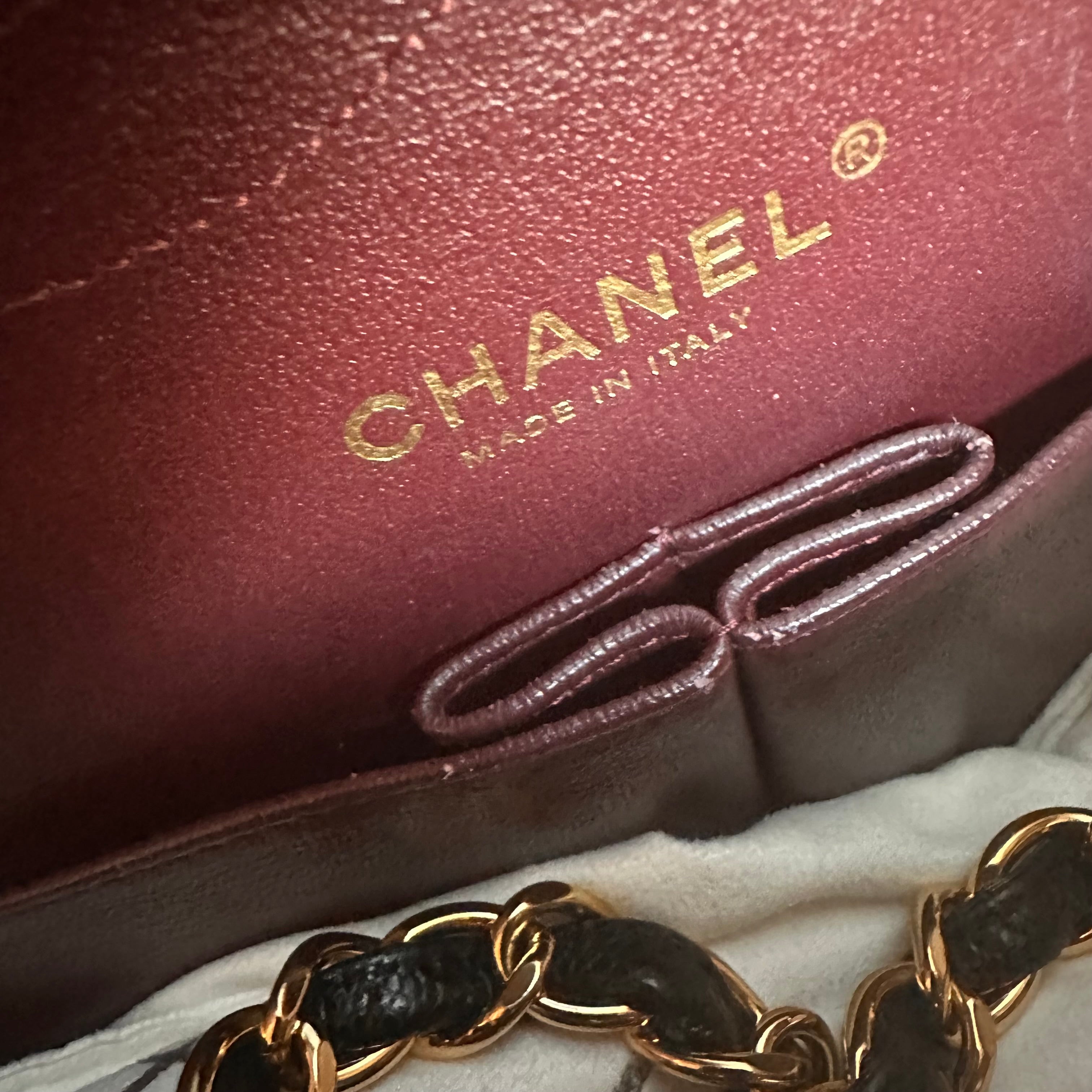 CHANEL JUMBO CLASSIC FLAP BLACK CAVIAR GHW