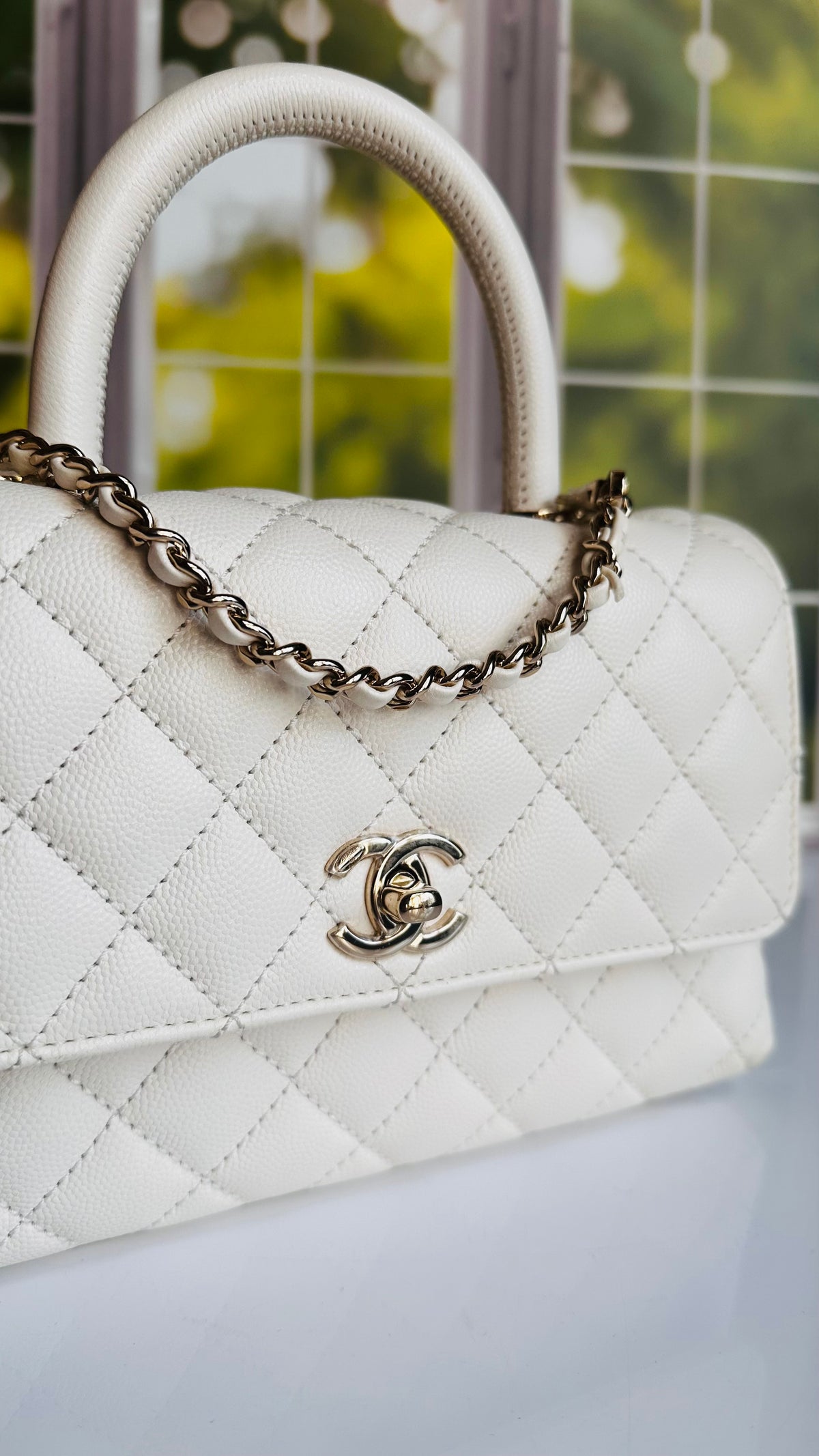 Chanel 2022 Small Coco Handle White Caviar LGHW