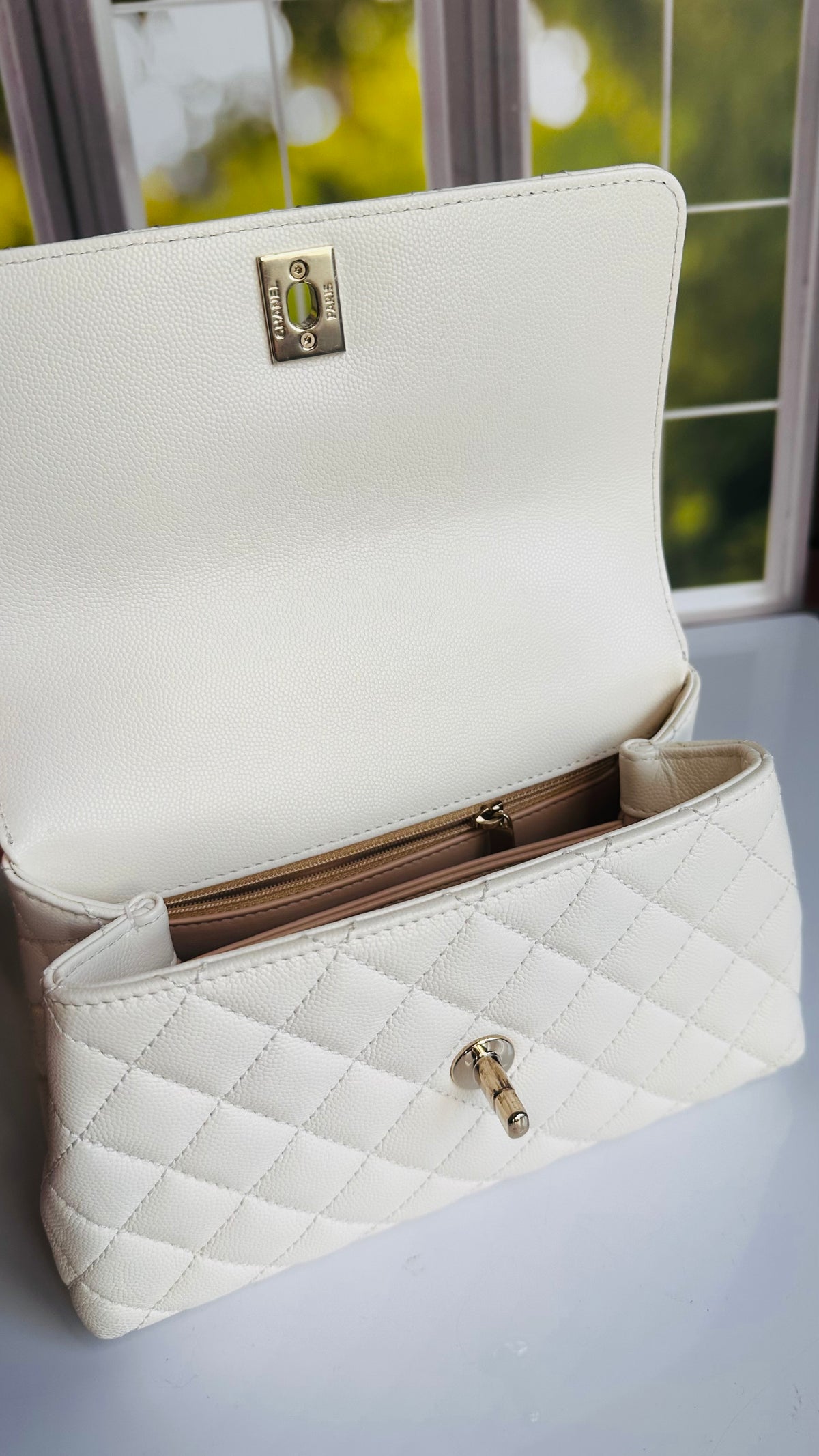 Chanel 2022 Small Coco Handle White Caviar LGHW