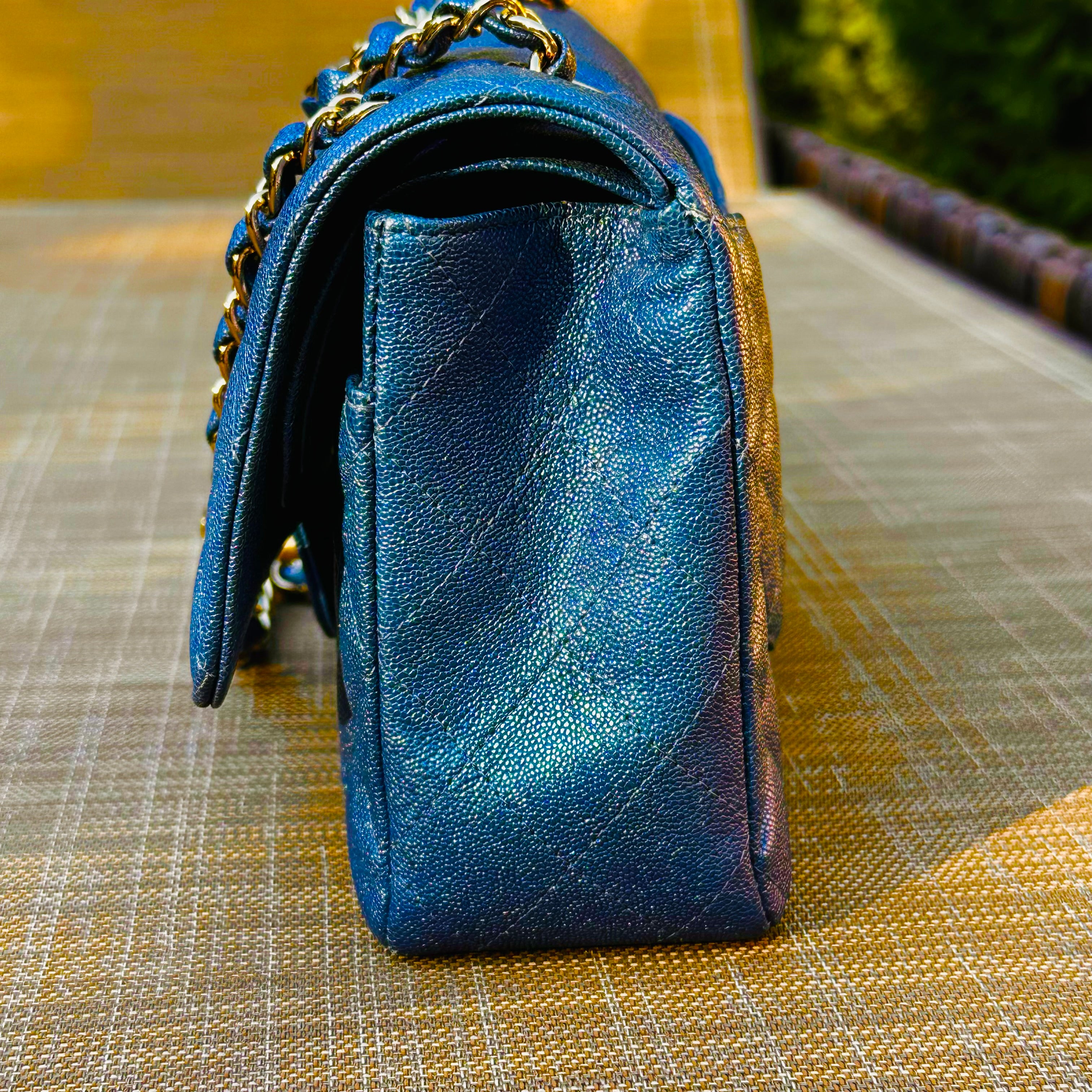 2019 19S Chanel Medium Iridescent Blue Caviar LGHW