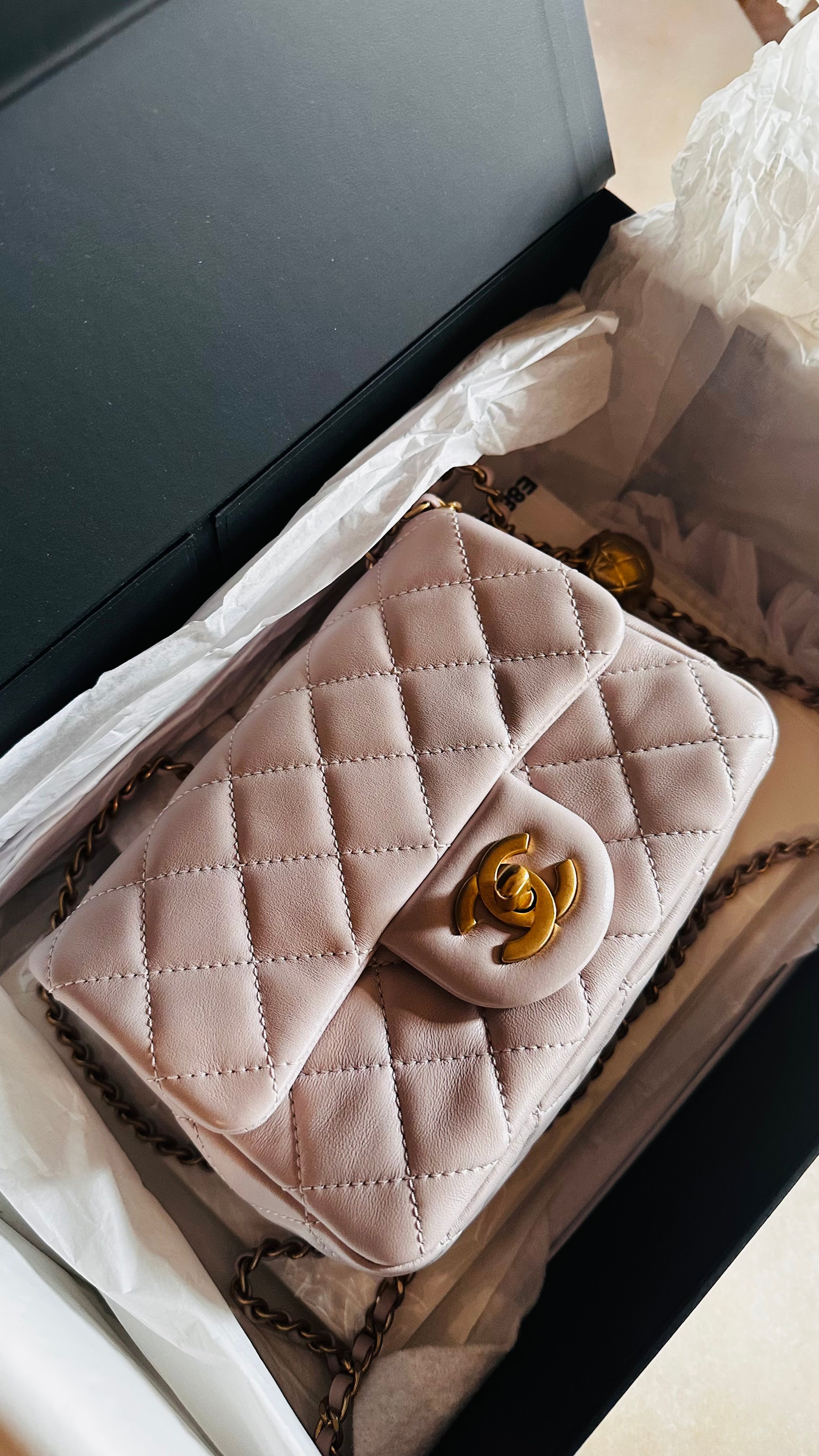 CHANEL エスパ 2021 Chanel Mini Pearl Crush Flap Lilac Lambskin & GHW